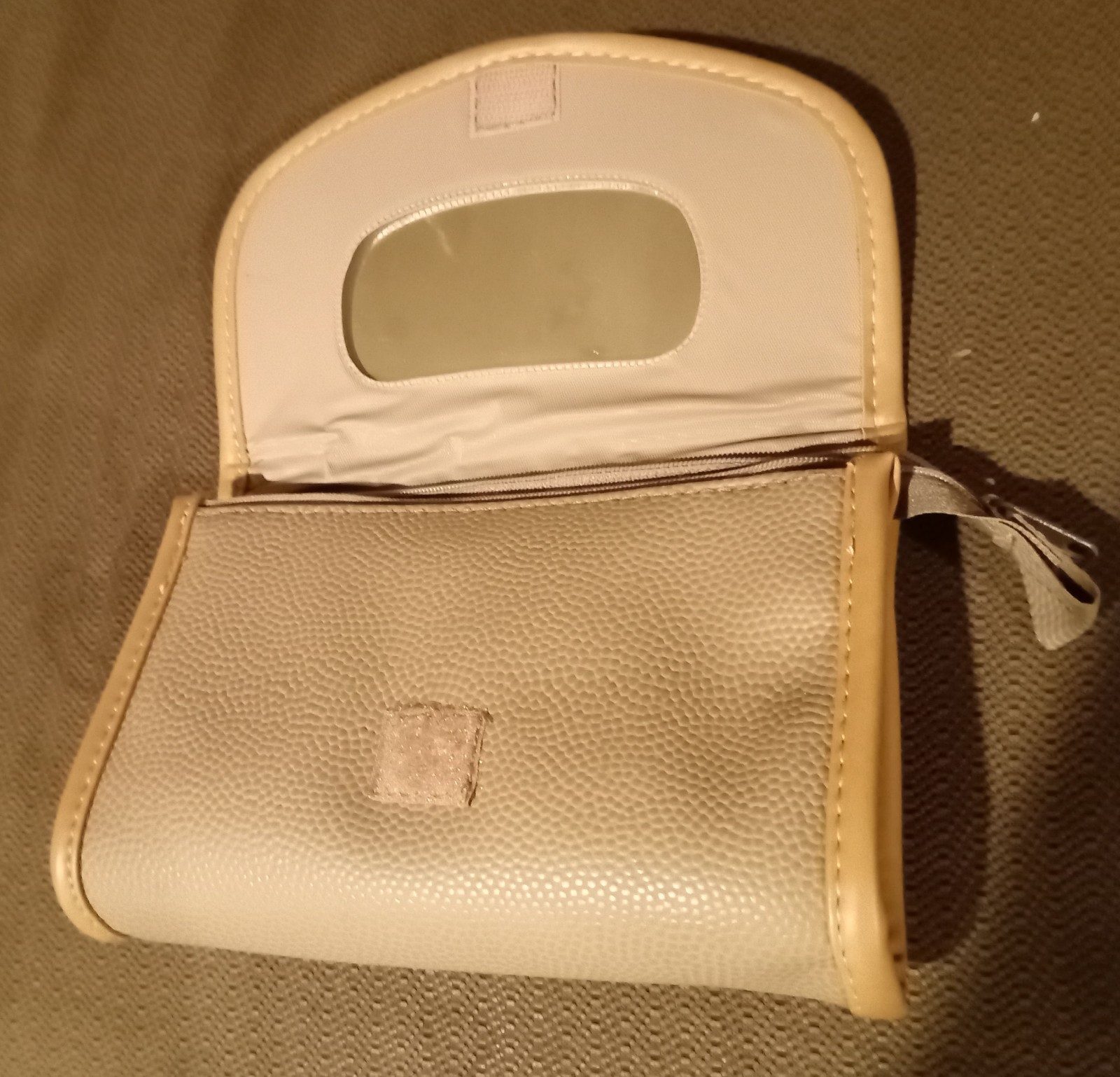 Vintage 1987 Avon Sophisticated Style Cosmetics Case New In Box NIB Tan Mirror