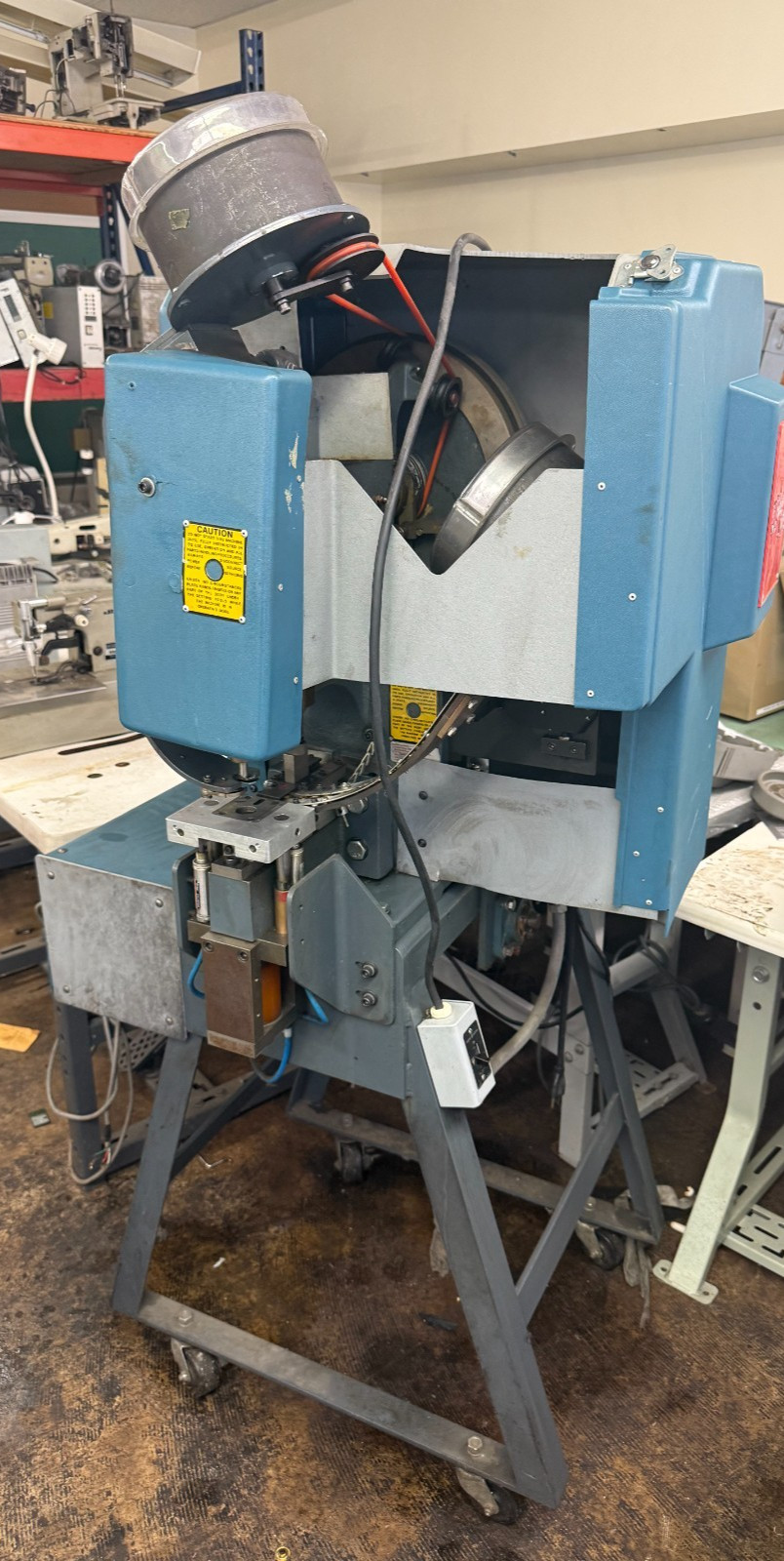 EDWARD SEGAL 92-GW - AUTOMATIC GROMMET MACHINE with TOP & BOTTOM AUTO FEED
