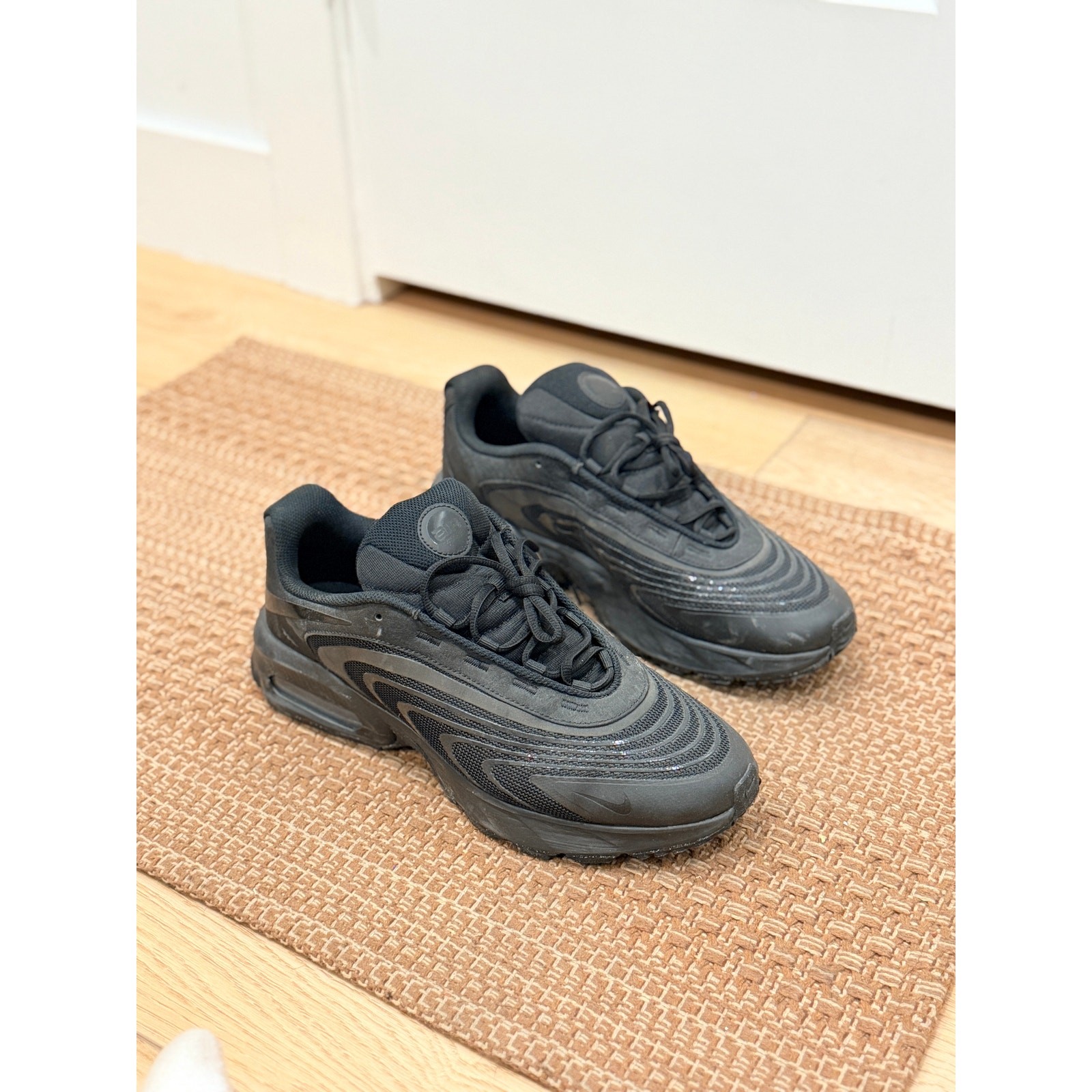 Nike Air Max Fire Triple Black Men’s Sneakers Size 11.5 Nike Air Max Fire Triple Black Men’s Sneakers Size 11.5