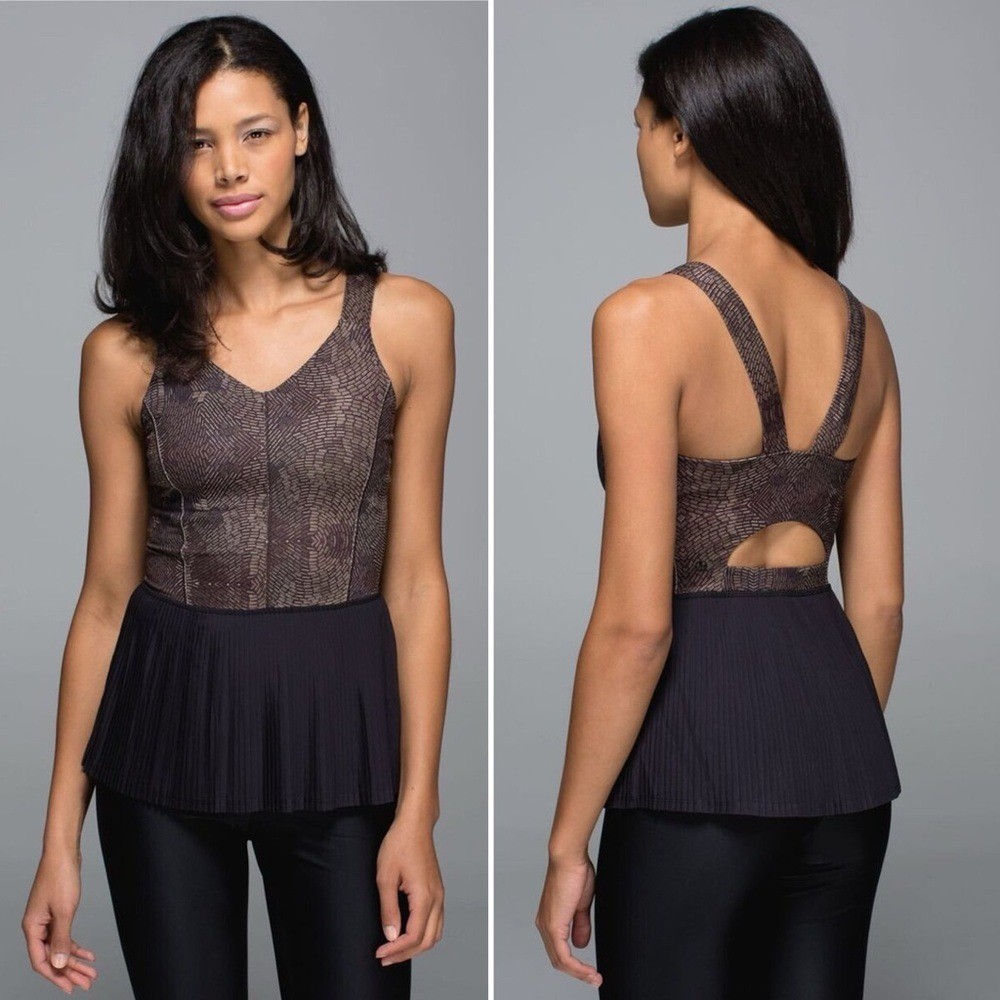 Lululemon City Tank Golden Goddess Cashew Black Pleated Yoga Top Womens Size 6