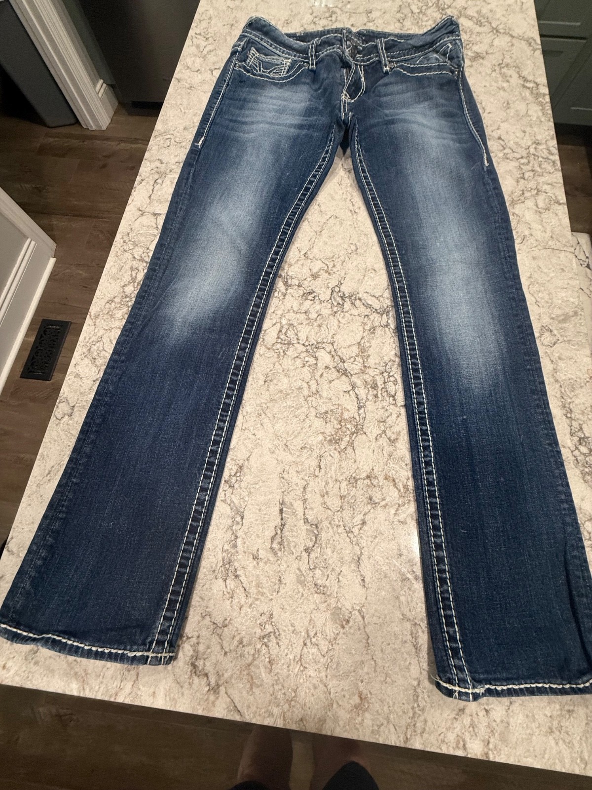 Vigoss The Chelsea Straight Women\'s Blue Jeans Waist 31 Length 32 Embellished Vigoss The Chelsea Straight Women\'s Blue Jeans Waist 31 Length 32 Embellished