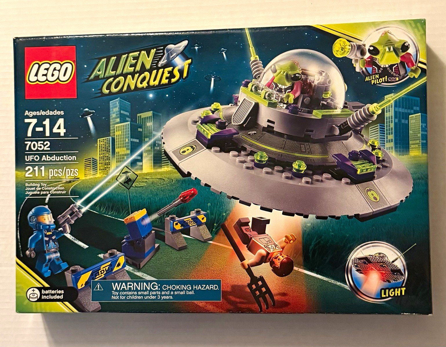 LEGO Alien Conquest Space 7052 UFO Abduction 211 pcs Age 7-14 Light LEGO Alien Conquest Space 7052 UFO Abduction 211 pcs Age 7-14 Light
