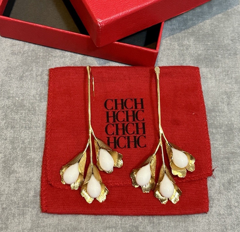 Authentic Carolina Herrera Calla Lily Flower Drop Statement Earrings Gold White