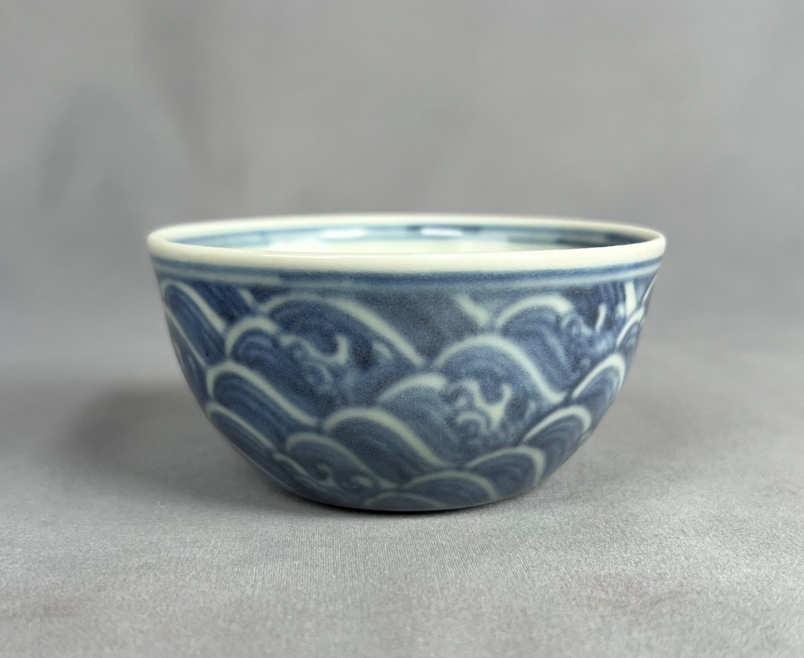 chinese antique porcelain cup. Xuande 3 1/8 in chinese antique porcelain cup. Xuande 3 1/8 in