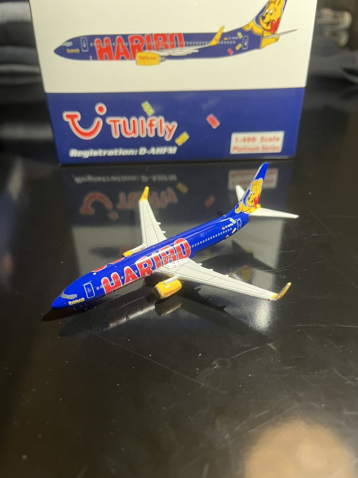 Phoenix Models TUIfly.com B 737-8K5WL 1:400 PH4TUI371 Haribo Colors D-AHFM