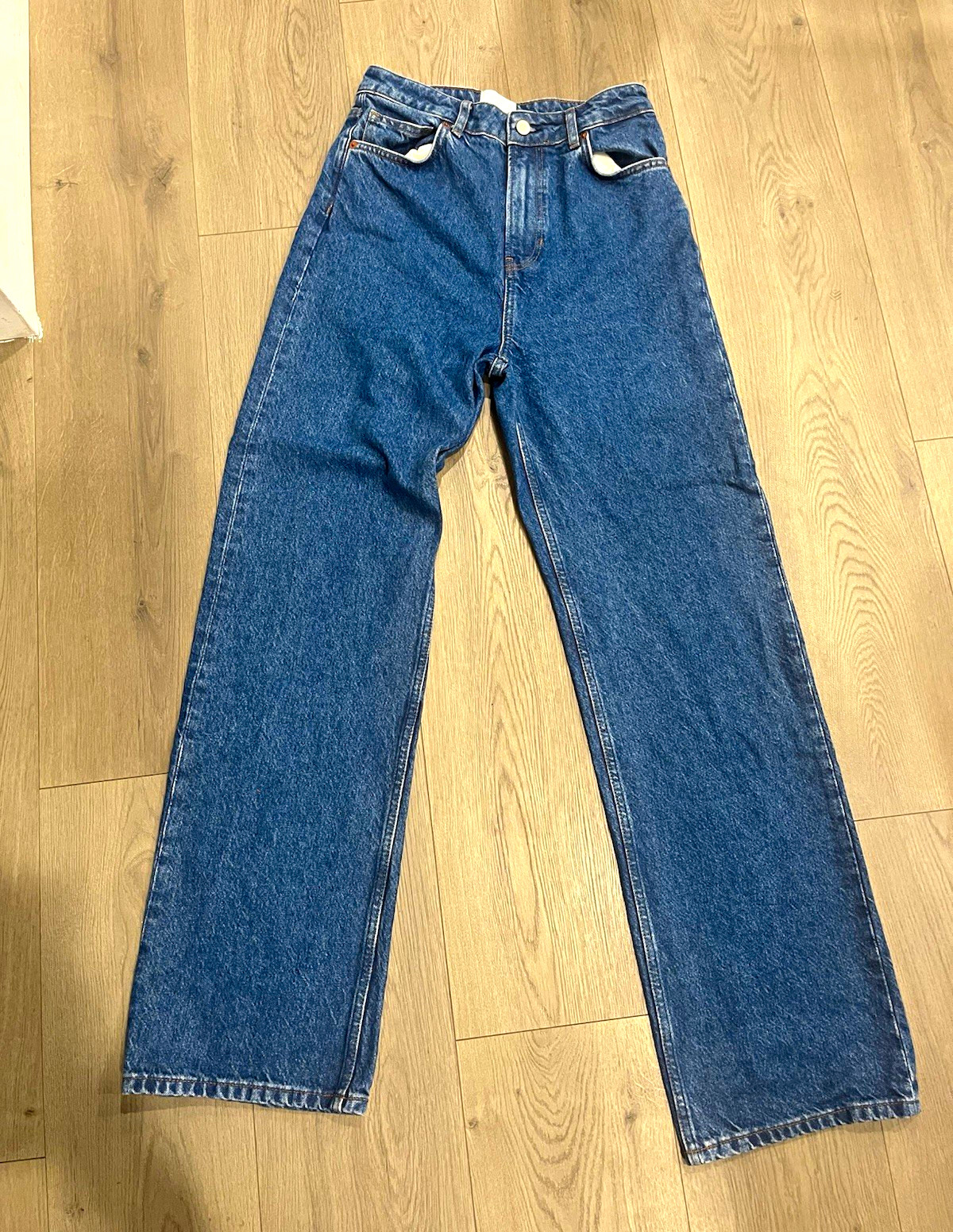 Reformation Women’s Blue Denim High Rise Straight Leg Jeans, Size 26, 5-Pocket Reformation Women’s Blue Denim High Rise Straight Leg Jeans, Size 26, 5-Pocket