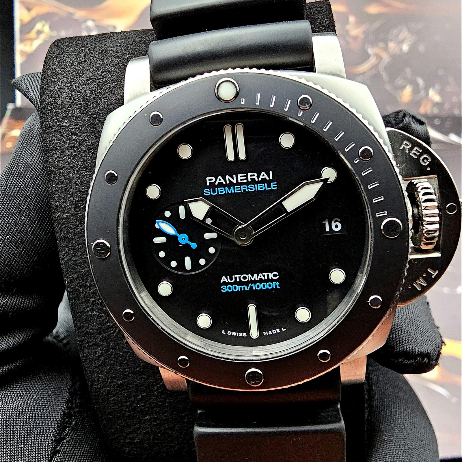 Panerai Luminor Submersible PAM00683 Box & Papers