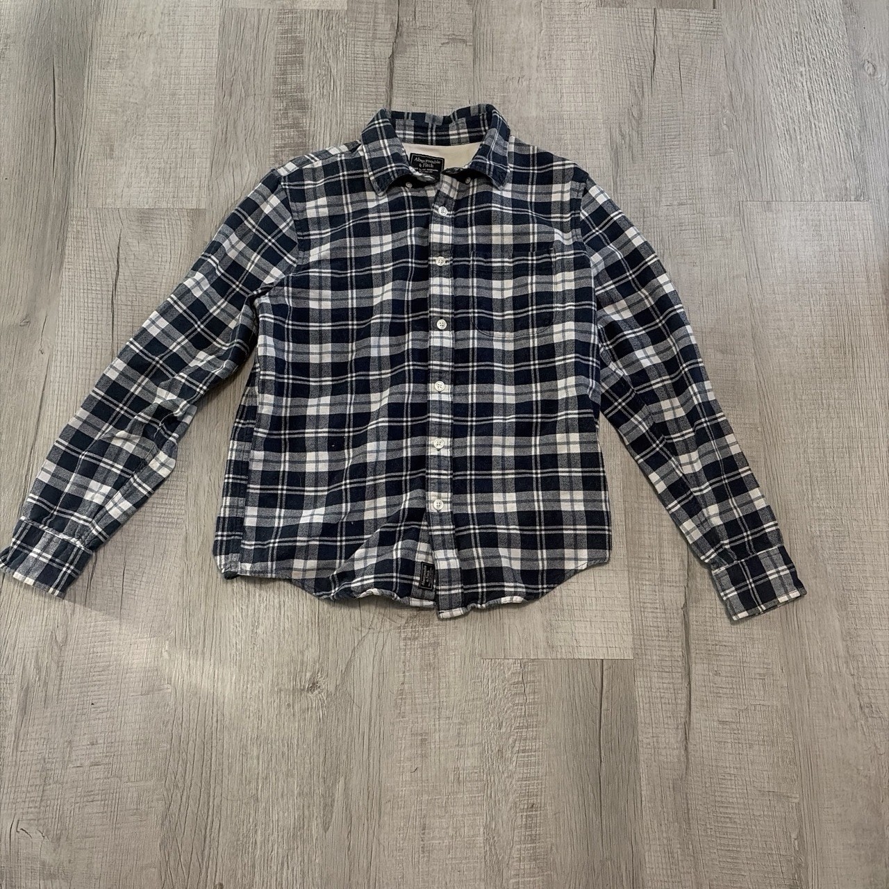 Abercrombie & Fitch Boys Blue/White Plaid Long Sleeve Button-Up Shirt S Abercrombie & Fitch Boys Blue/White Plaid Long Sleeve Button-Up Shirt S