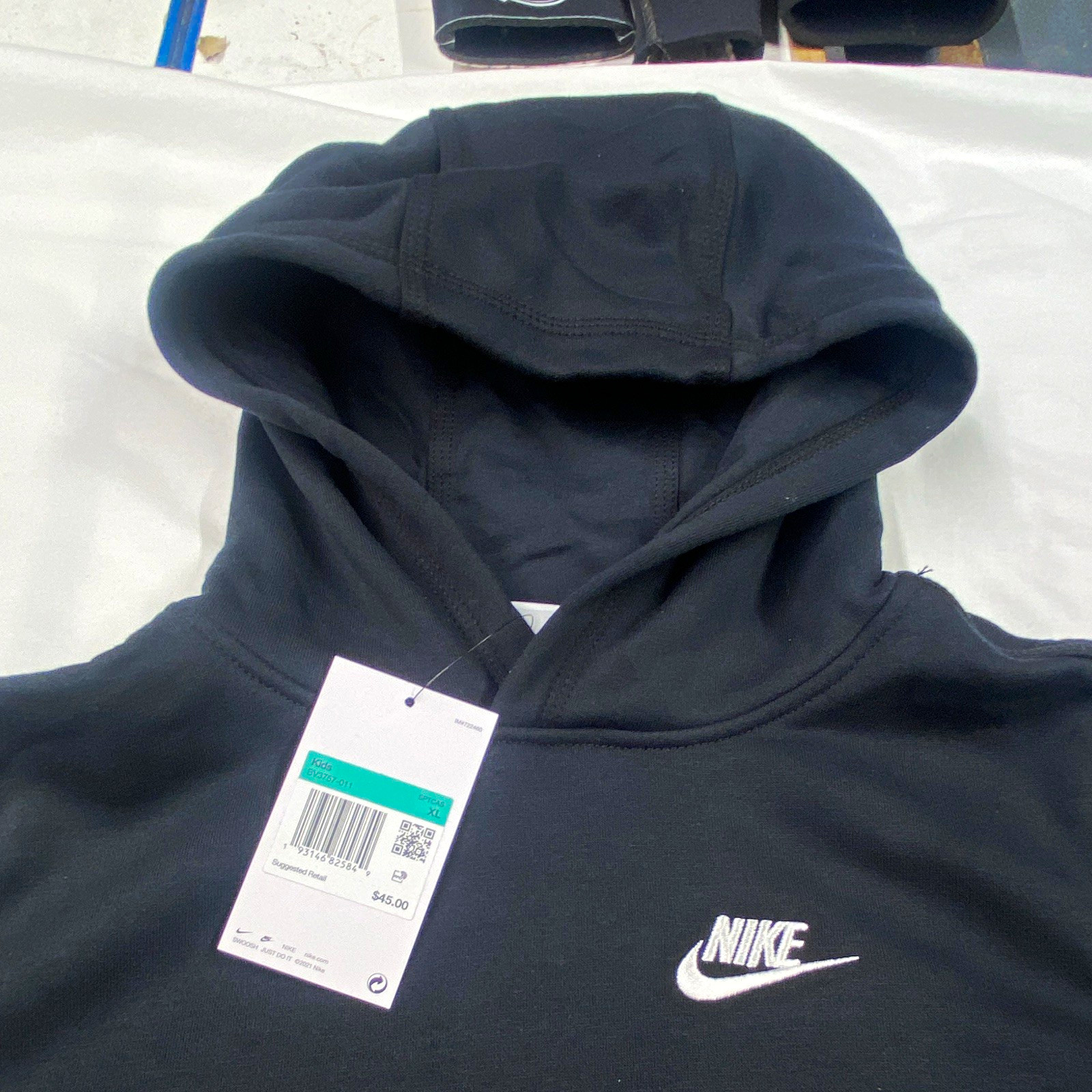 Size XL-Kids - NWT Nike Big Kids Sportswear Club Fleece Pullover Hoodie Black