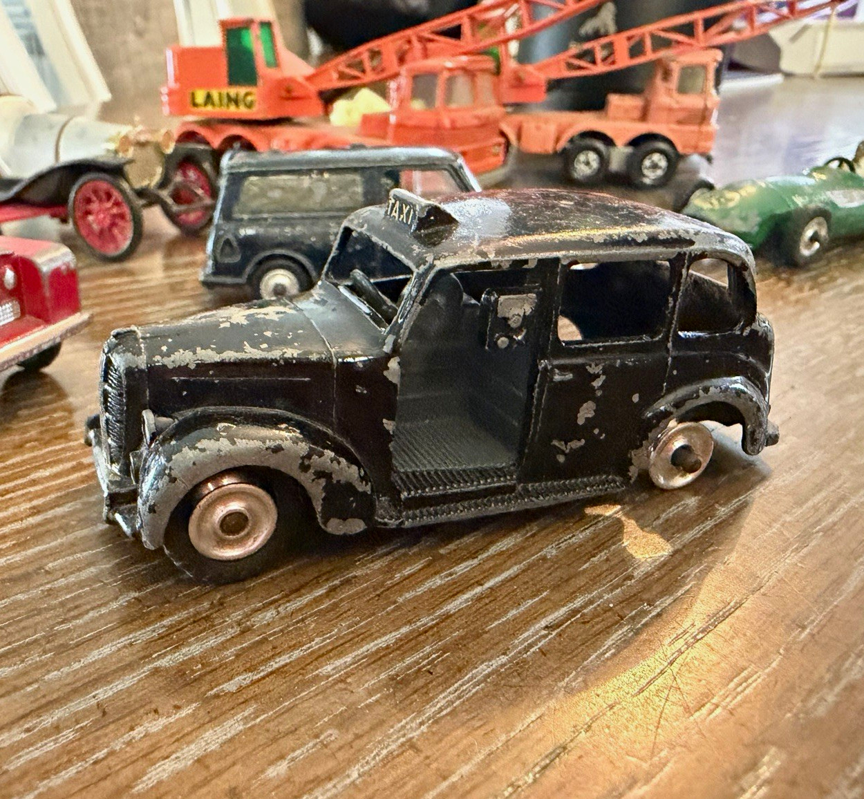 Dinky Toys Corgi & Matchbox 1:43 Vintage lot of cars 