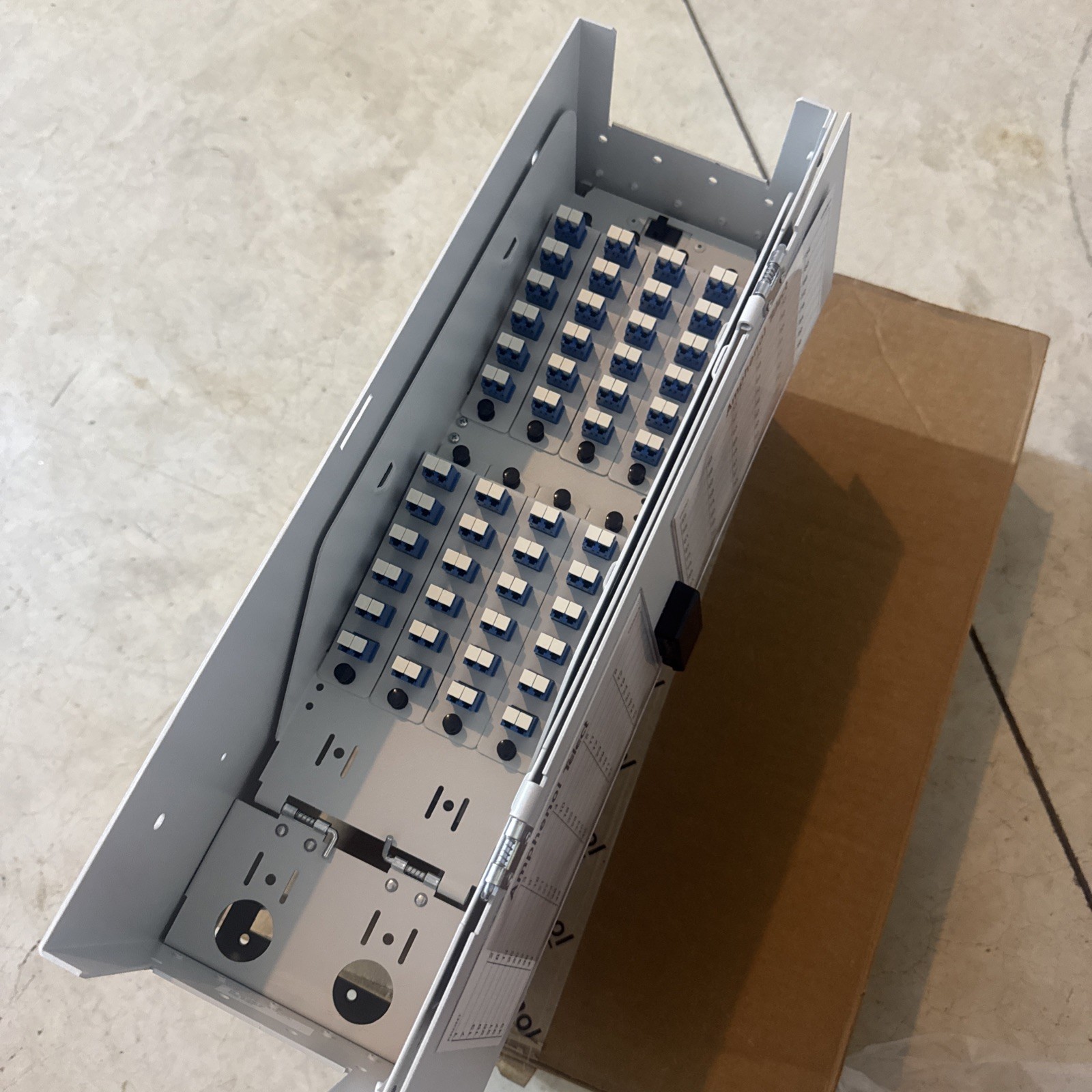 Amphenol Telect LCX LCX-H3RU-96 96-Port LC/UPC Fiber Patch Panel 3RU 19/23\ Amphenol Telect LCX LCX-H3RU-96 96-Port LC/UPC Fiber Patch Panel 3RU 19/23\
