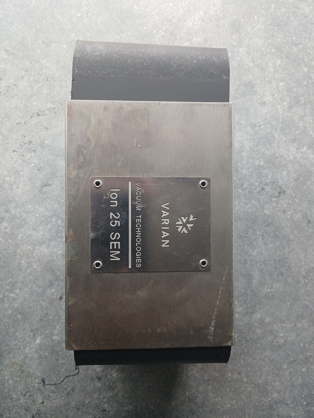 Varian Ion 25 SEM IGP Magnet Assembly 