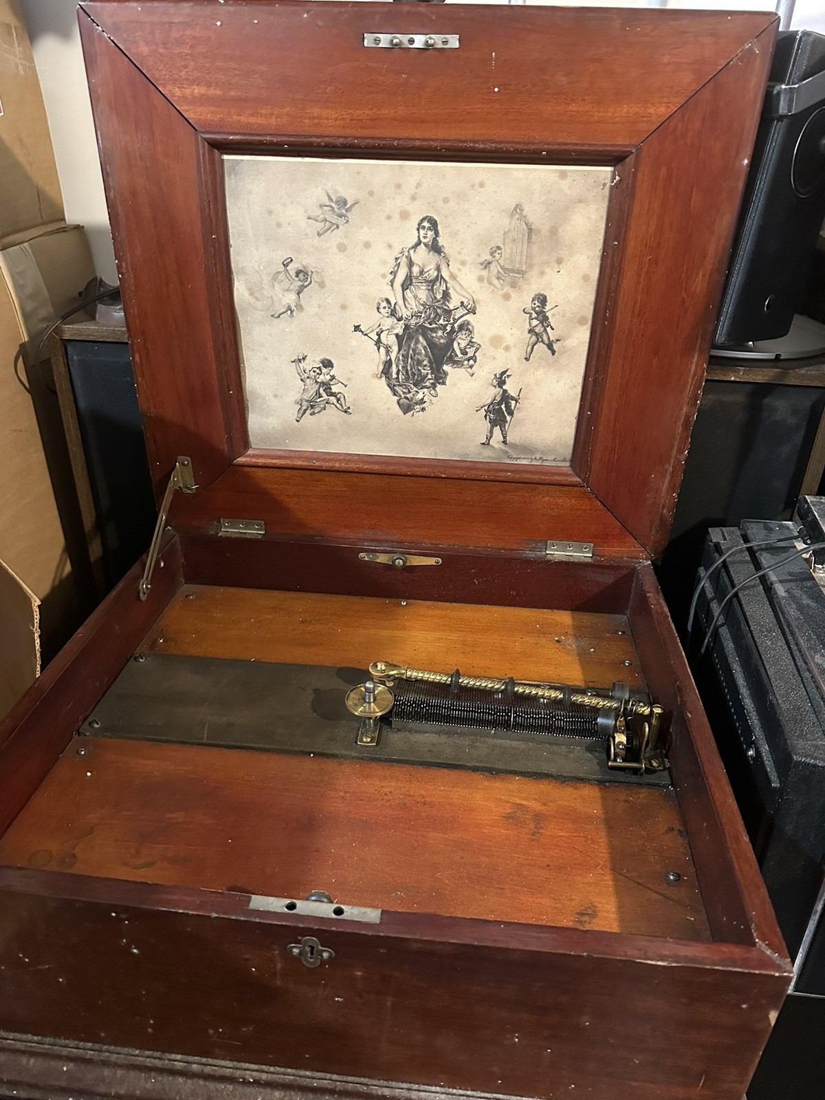 Antique 1890’s REGINA Victorian Mahogany Table Top Music Box Antique 1890’s REGINA Victorian Mahogany Table Top Music Box