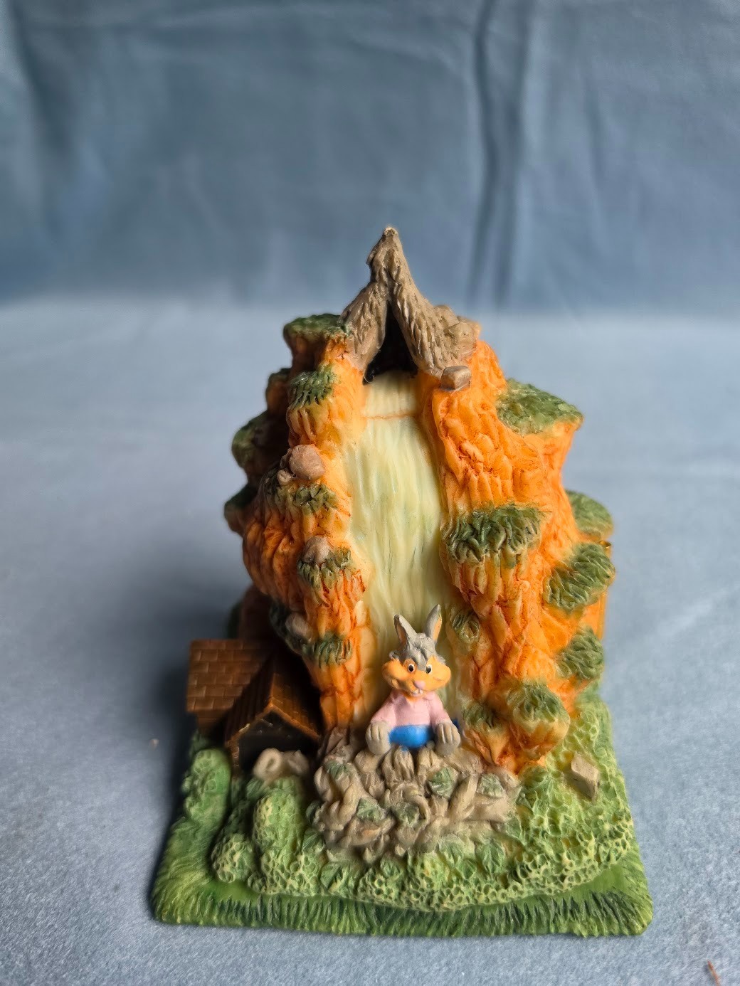 Disney Splash Mountain Hinged Box Mini Attraction W/ Pooh & Tigger RARE Disney Splash Mountain Hinged Box Mini Attraction W/ Pooh & Tigger RARE