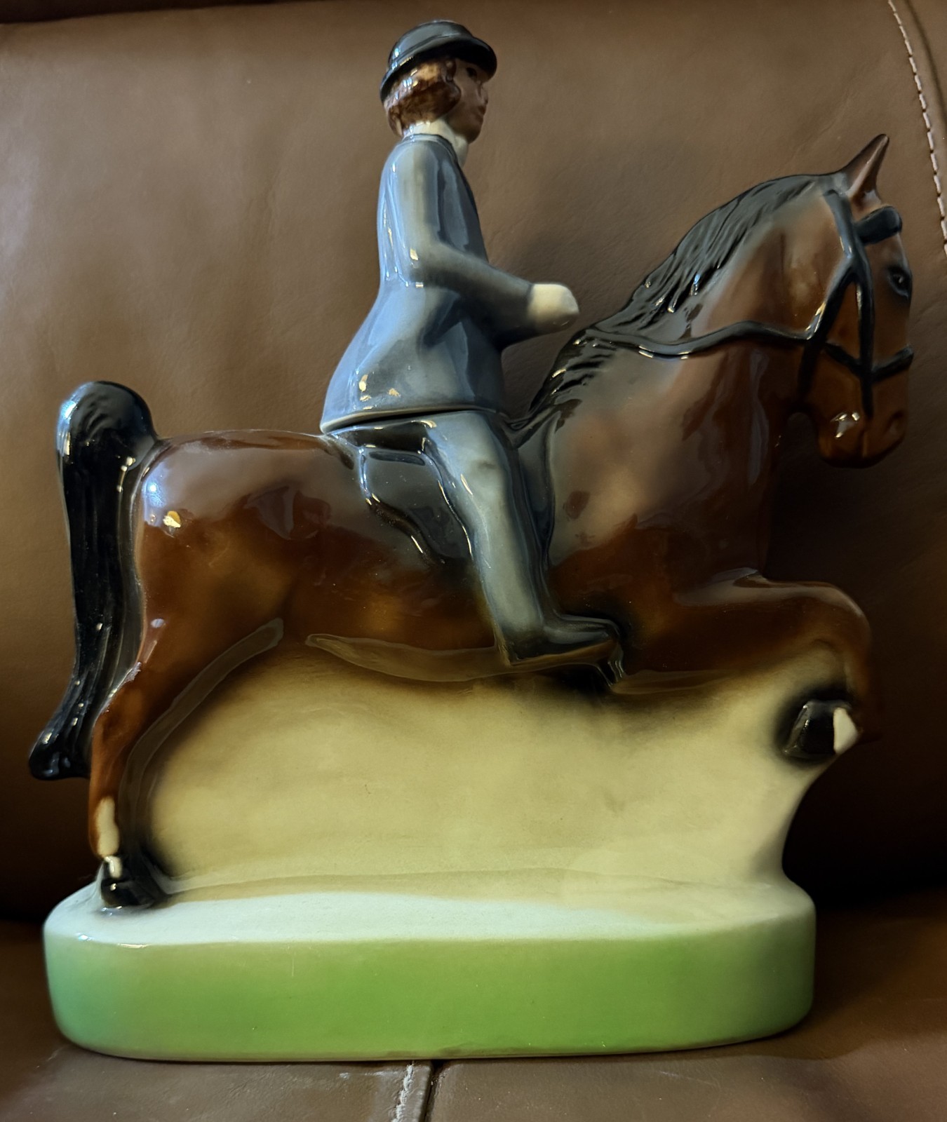 VINTAGE 1974 EZRA BROOKS HORSE + JOCKEY EQUESTRIAN DECANTER VINTAGE 1974 EZRA BROOKS HORSE + JOCKEY EQUESTRIAN DECANTER