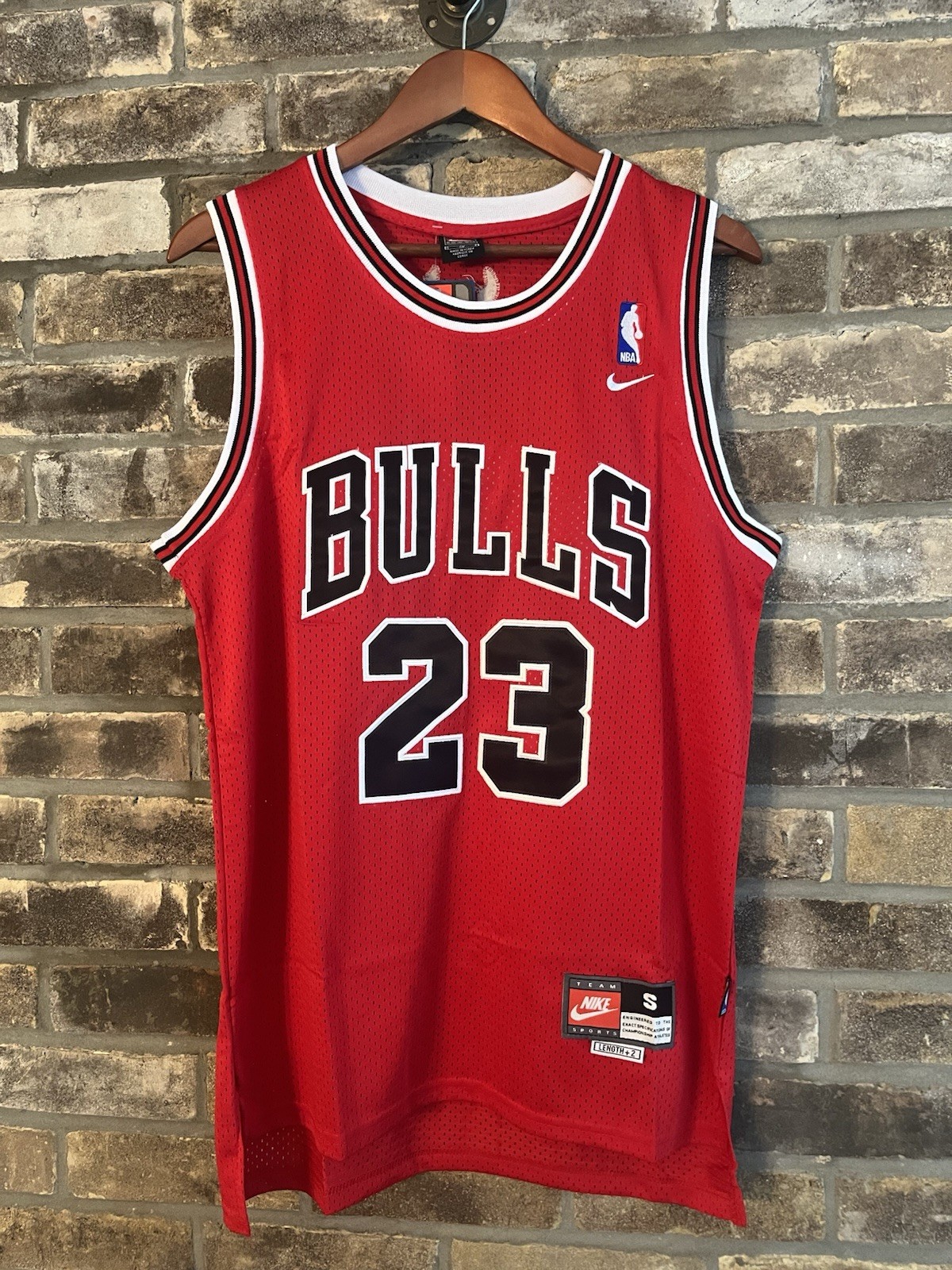 AUTHENTIC NIKE CHICAGO BULLS JERSEY M. JORDAN #23 RED SIZE SMALL FOR MEN
