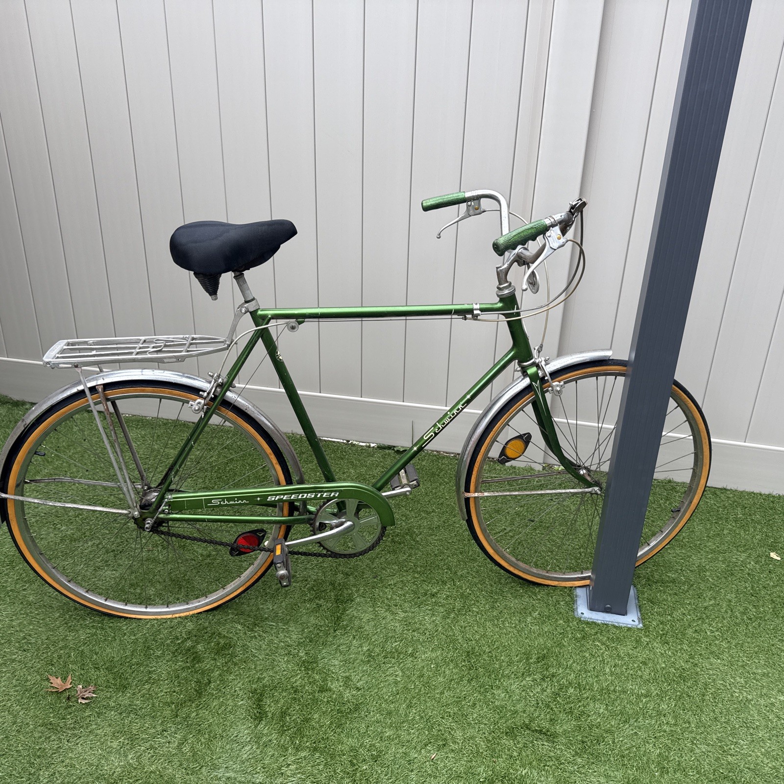 Vintage Mens Schwinn Speedster 3-Speed Green Bicycle Made in USA 1970s