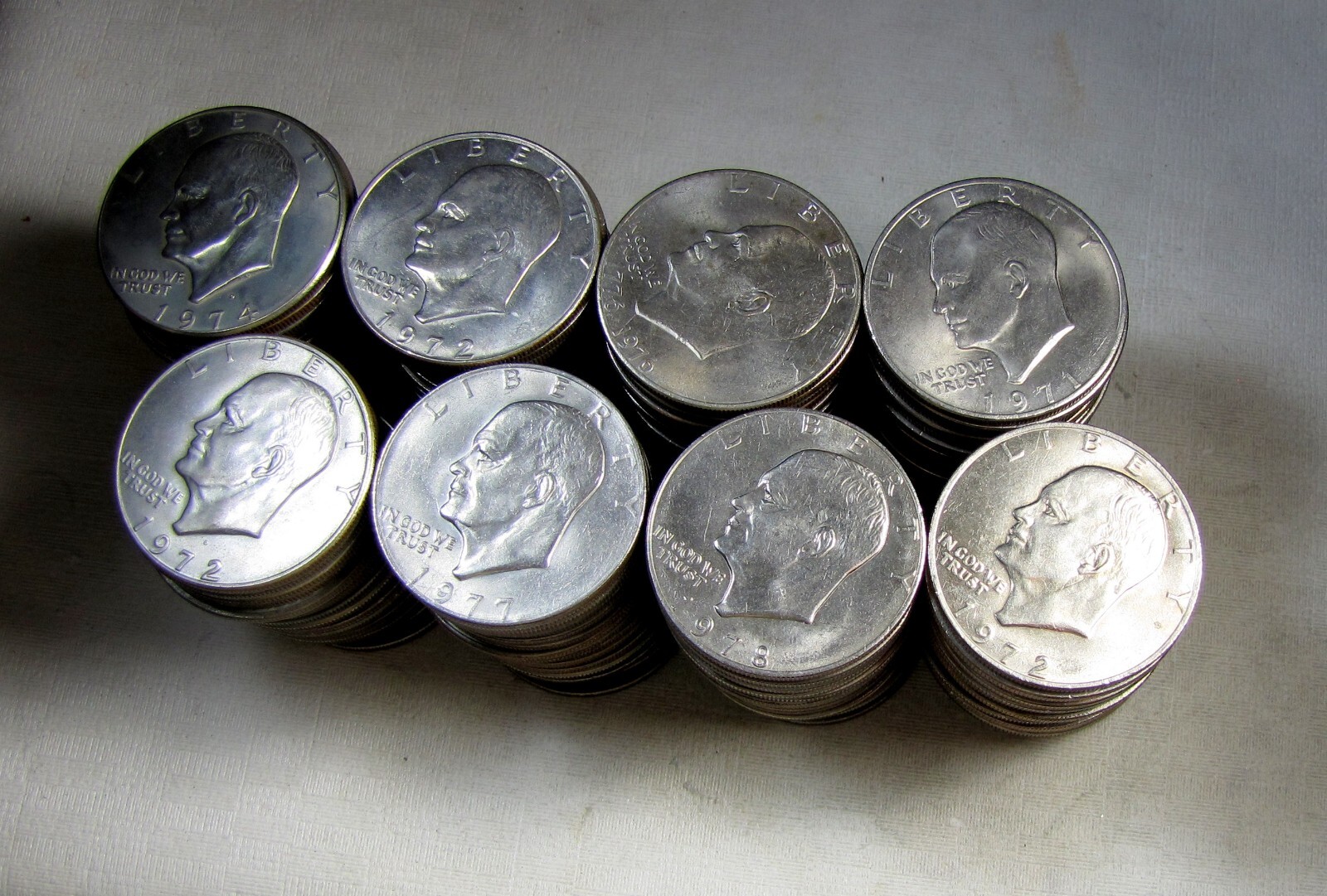 Lot Of 100 Eisenhower Ike Dollars - Coins Not of Collector Quality Lot Of 100 Eisenhower Ike Dollars - Coins Not of Collector Quality