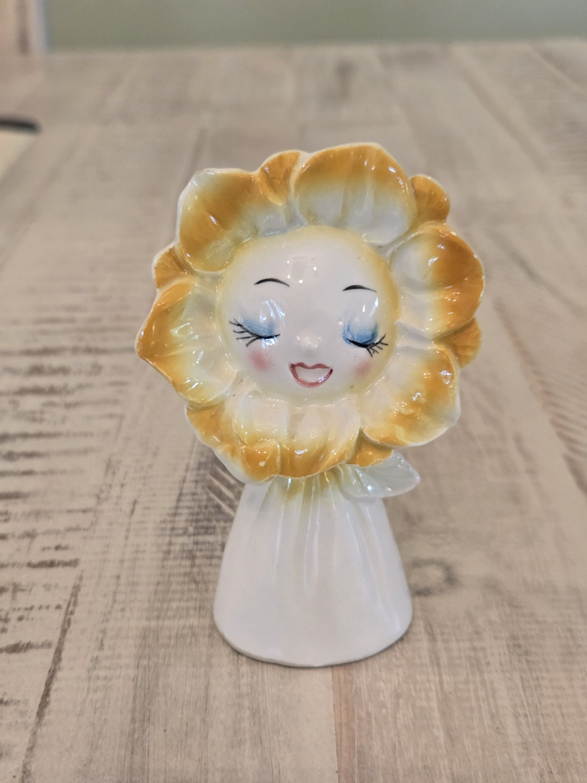 Rare Vintage Made In Japan Anthropomorphic Flower Shaker Kitschy Cute HTF MCM Rare Vintage Made In Japan Anthropomorphic Flower Shaker Kitschy Cute HTF MCM