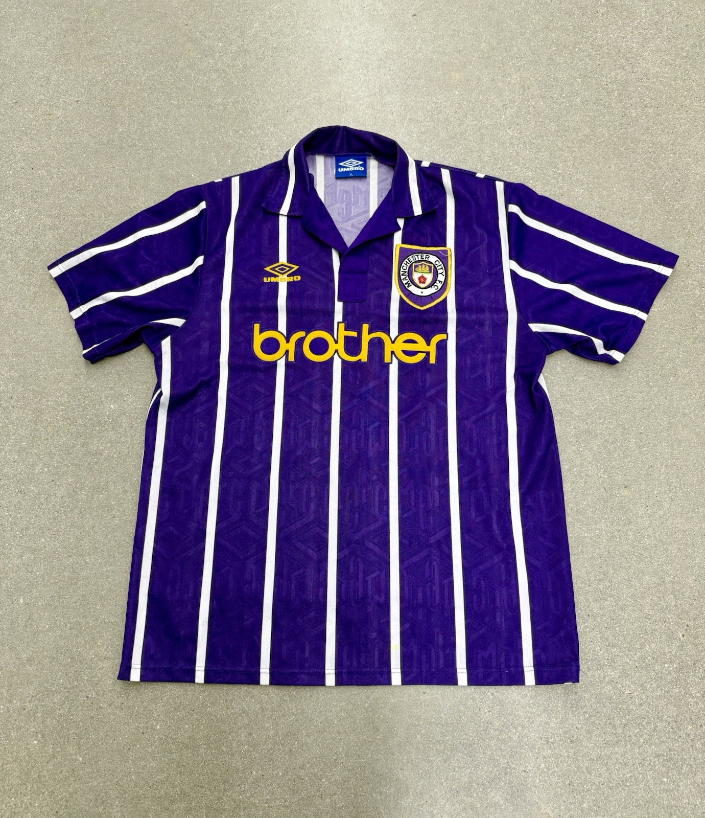 Vintage 1992-94 Manchester City FC Pinstripe Away Jersey Umbro XL Rare Vintage 1992-94 Manchester City FC Pinstripe Away Jersey Umbro XL Rare