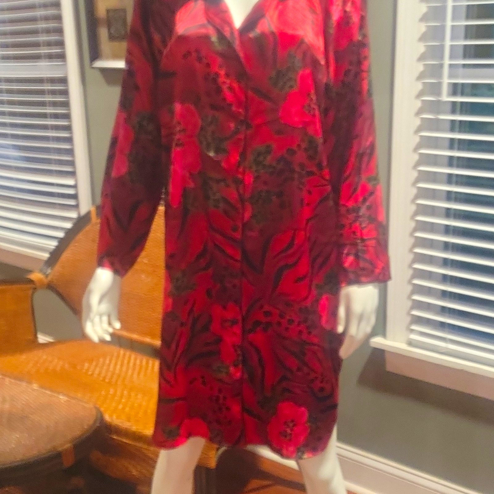 Avenue Body Women’s Plus 20 Red/Black Floral Satin Button-Up Shirt Dress Avenue Body Women’s Plus 20 Red/Black Floral Satin Button-Up Shirt Dress