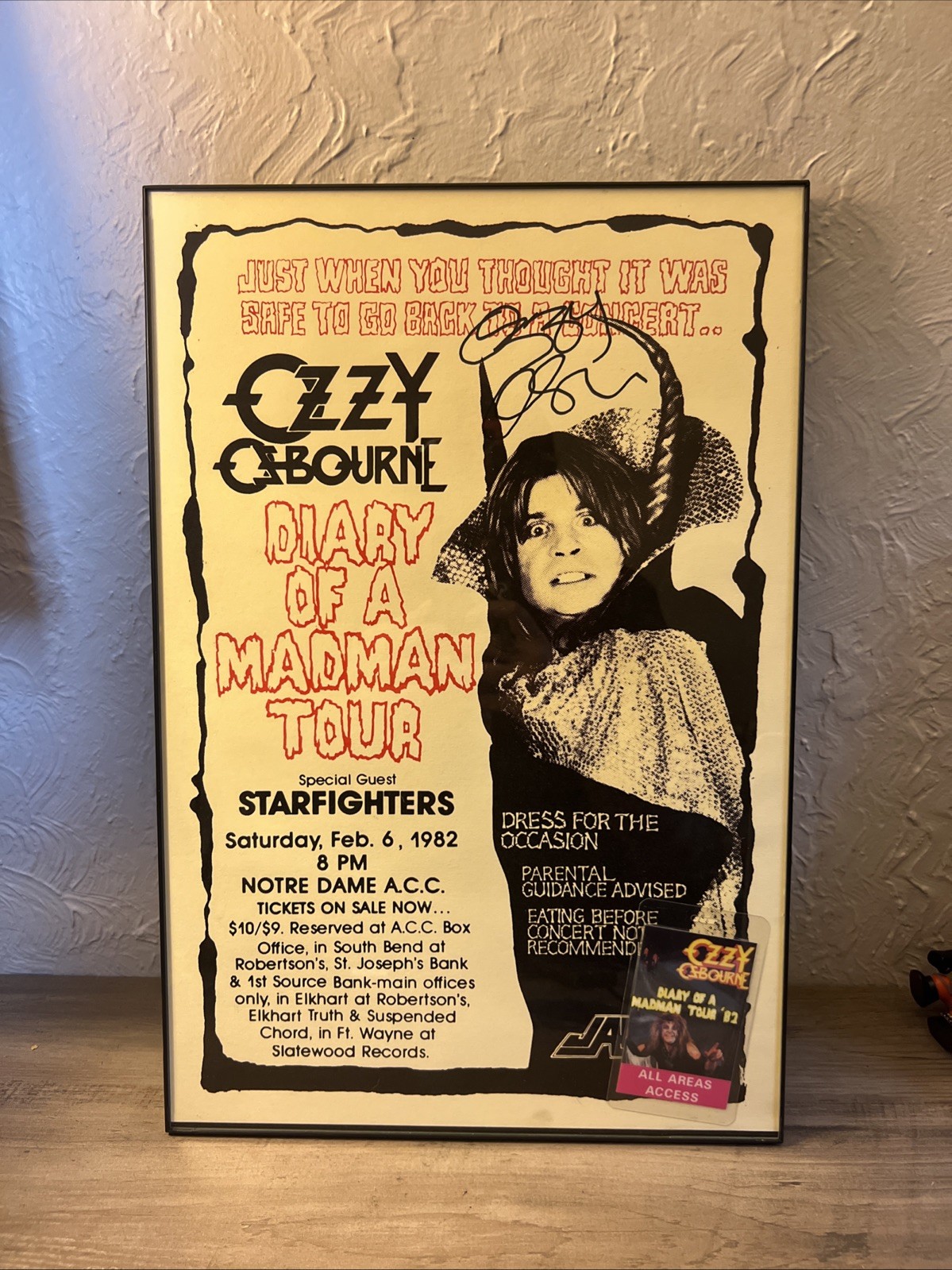 Ozzy Osbourne 1982 Tour Poster RP SIGNED w/ OG BACKSTAGE PASS 19\ Ozzy Osbourne 1982 Tour Poster RP SIGNED w/ OG BACKSTAGE PASS 19\