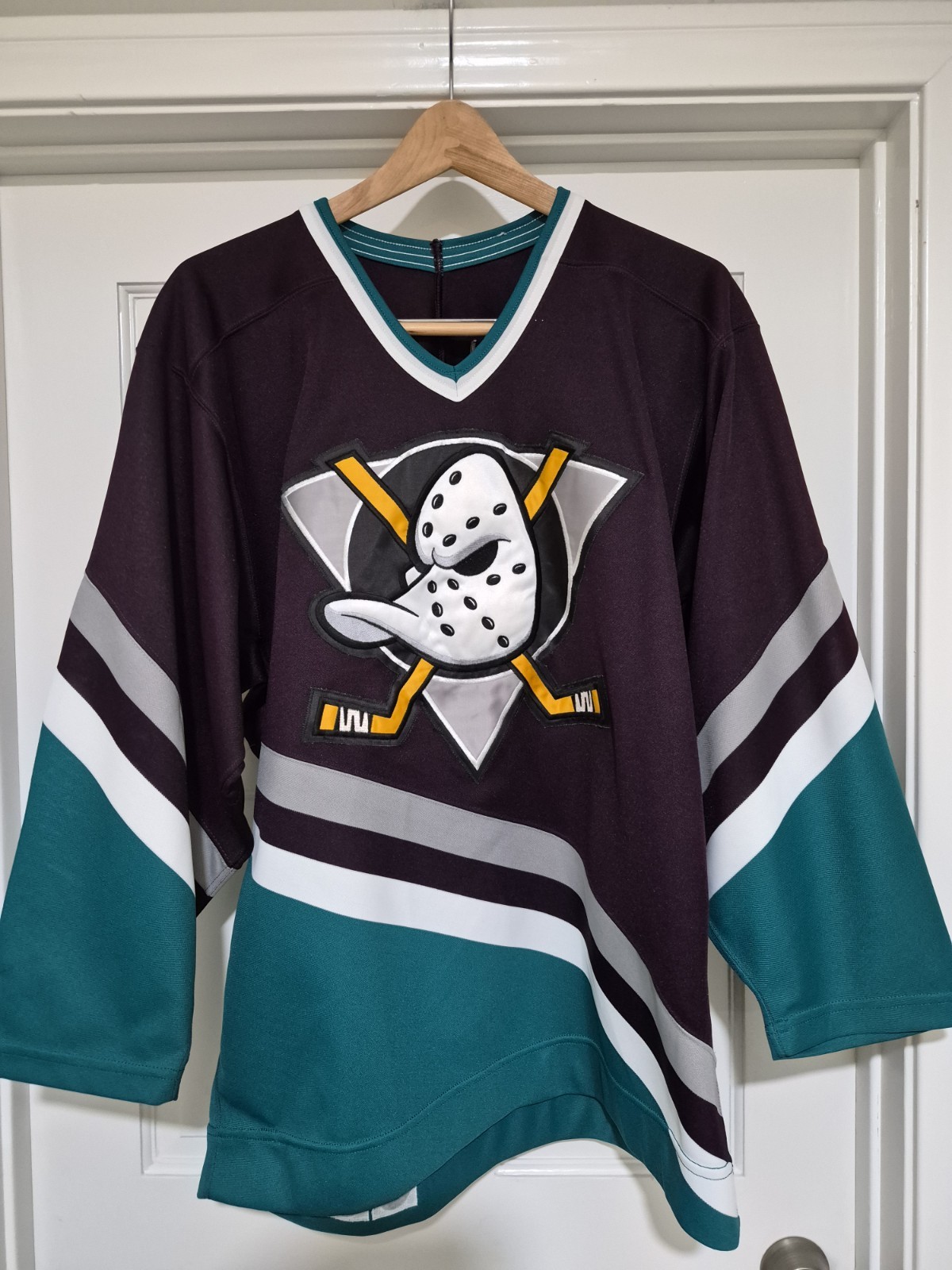 Vintage 90s CCM Anaheim Mighty Ducks Hockey Jersey NHL Mens Sz 44 Vintage 90s CCM Anaheim Mighty Ducks Hockey Jersey NHL Mens Sz 44