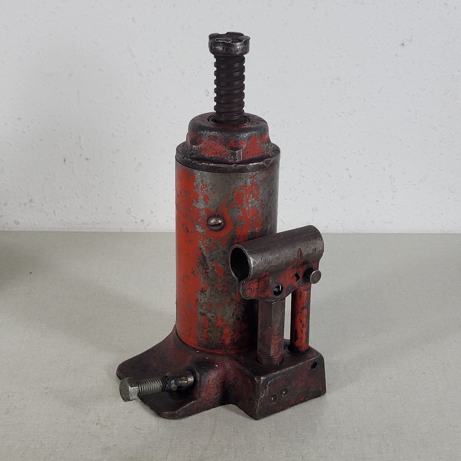 Vintage Hydraulic Bottle Jack Heavy Duty Manual Pump Red Parts / Repair Vintage Hydraulic Bottle Jack Heavy Duty Manual Pump Red Parts / Repair