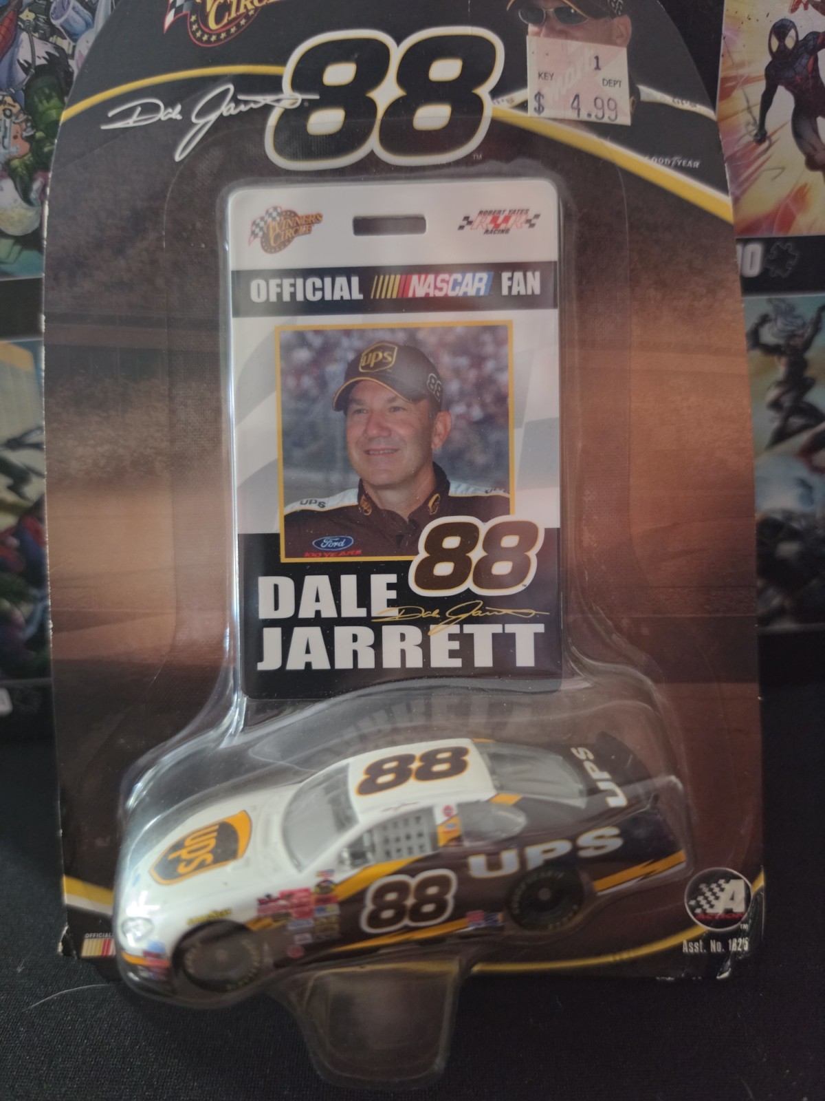 Nascar Winner\'s Circle 2004 Dale Jarrett UPS Ford Official Fan Card 1:64 Diecast