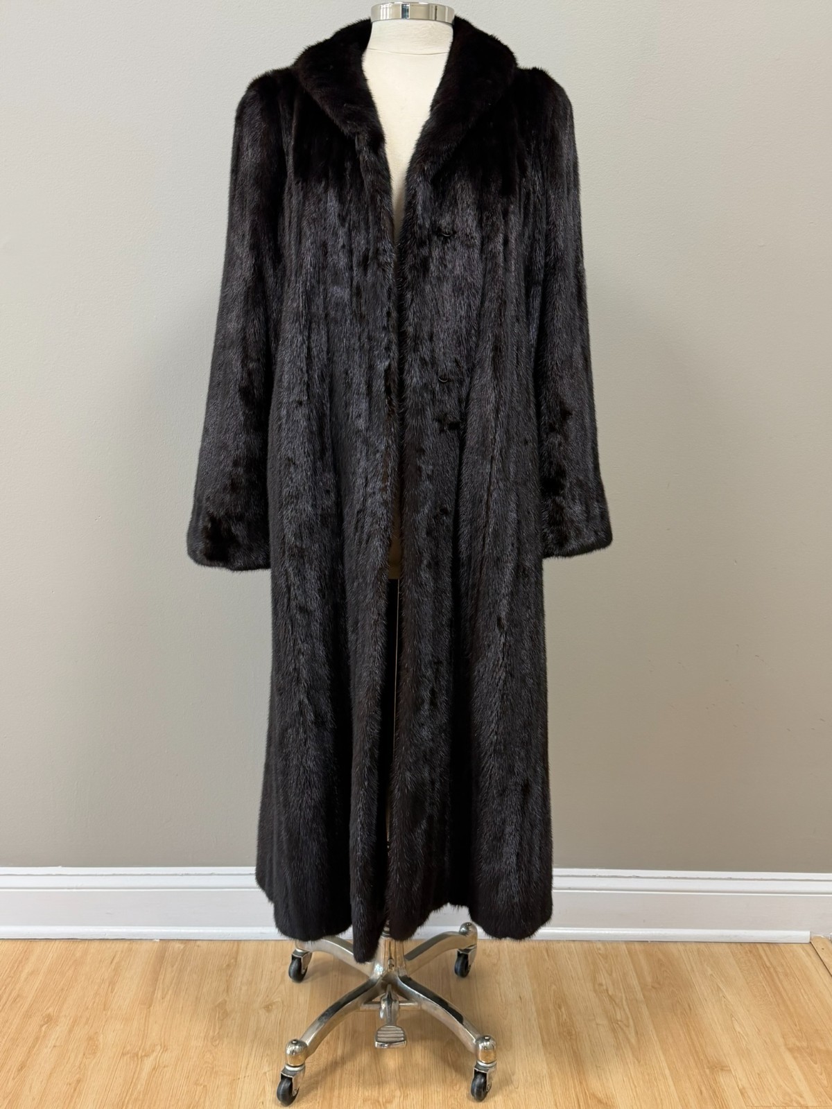 Beautiful Anne Klein Natural Ranch Mink Coat Size 10 #2601