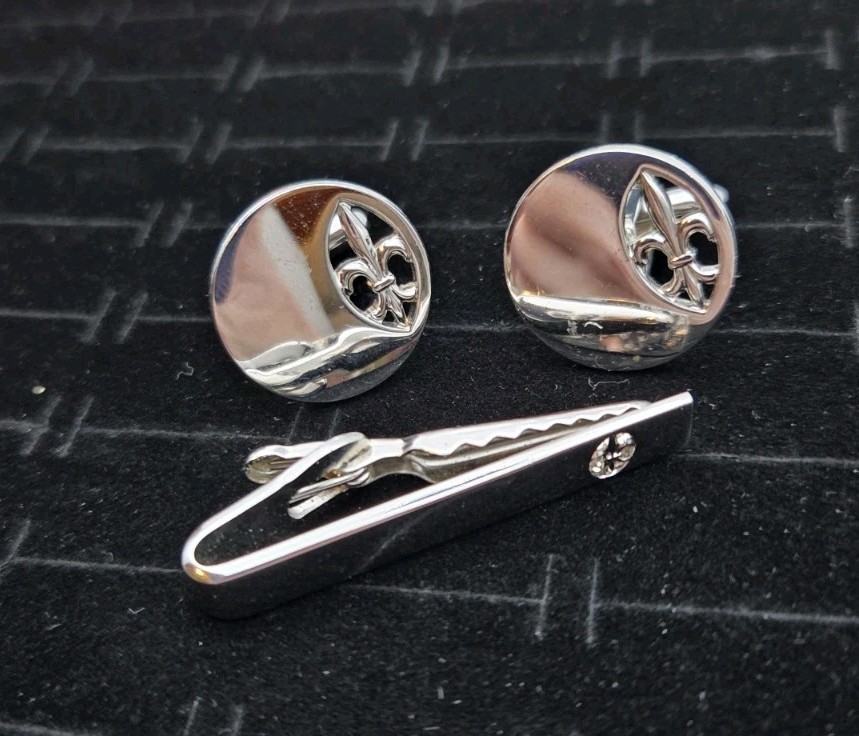 Vintage Cufflinks & Tie Clip Set Silver Tone Fluer De Lis Great Gift Scout Leadr