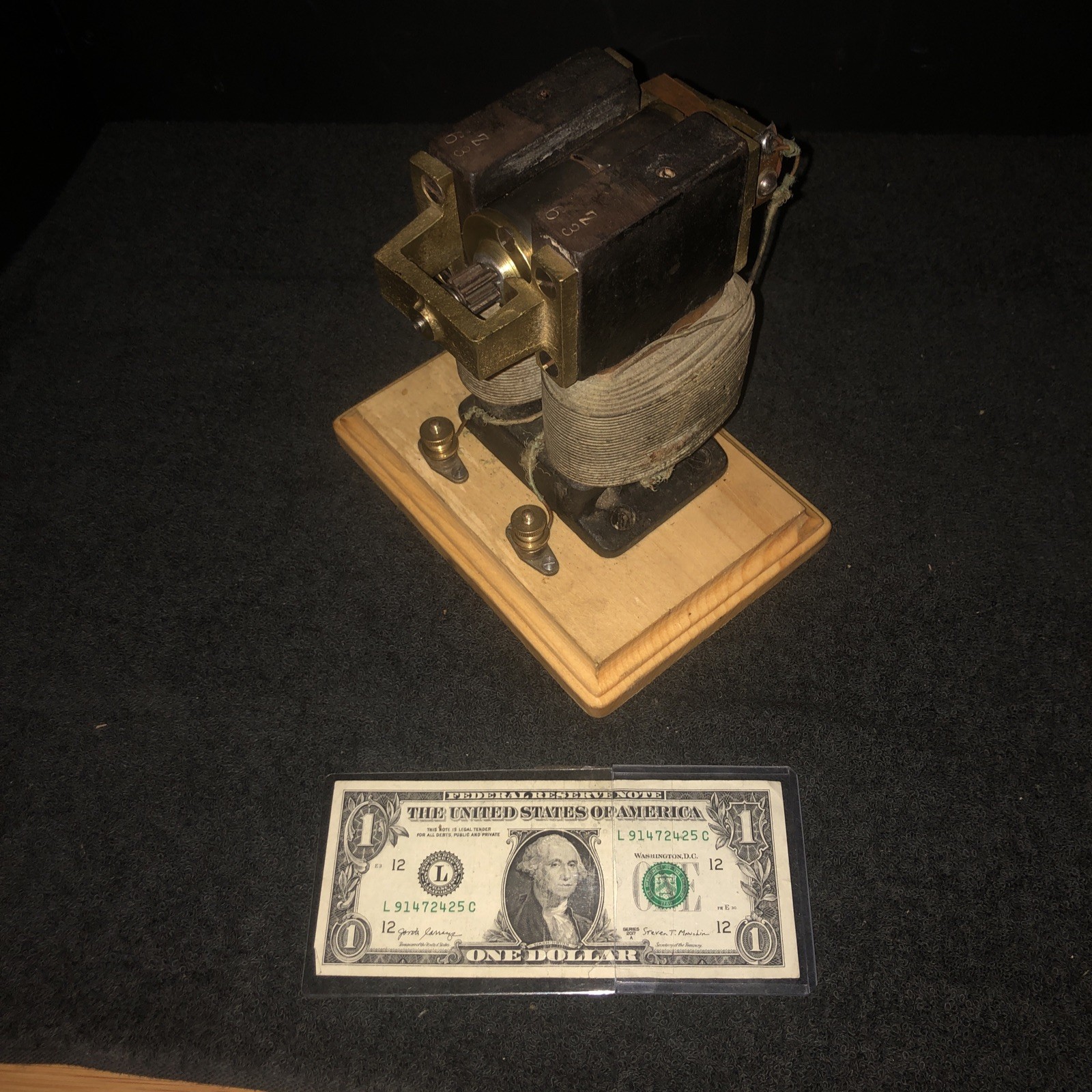 antique bipolar toy motor Early American Mechanical Electric battery open frame antique bipolar toy motor Early American Mechanical Electric battery open frame