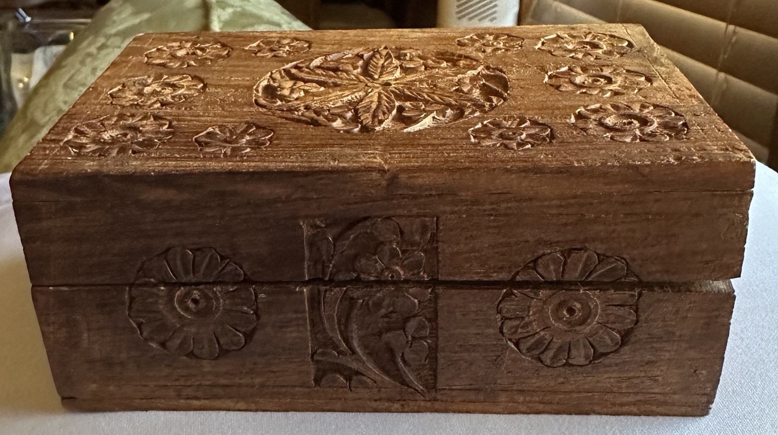 Vintage Hand carved Wooden Box/ Trinket Box Lined In Purple Felt 6\ Vintage Hand carved Wooden Box/ Trinket Box Lined In Purple Felt 6\