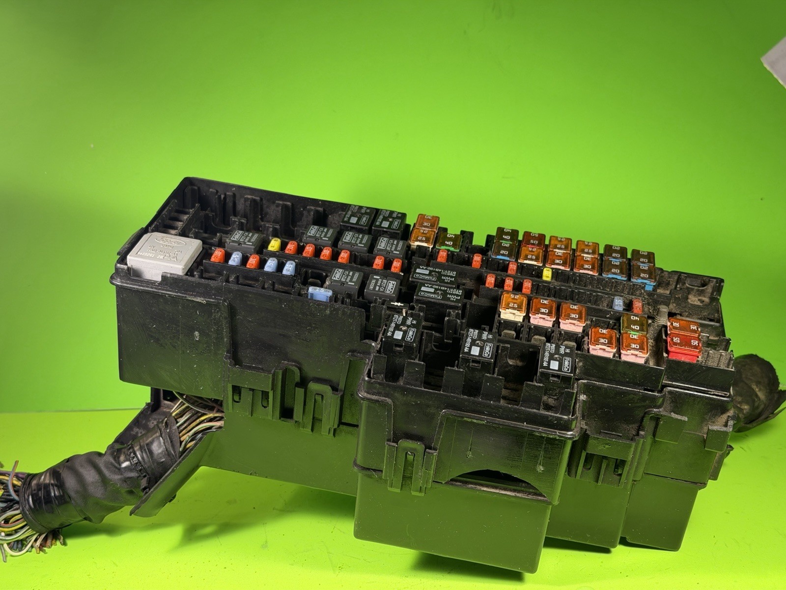 2011-14 FORD F250/350 SUPER DUTY DIESEL6.7L FUSE BOX JUNCTION RELAY BC3212A581AS