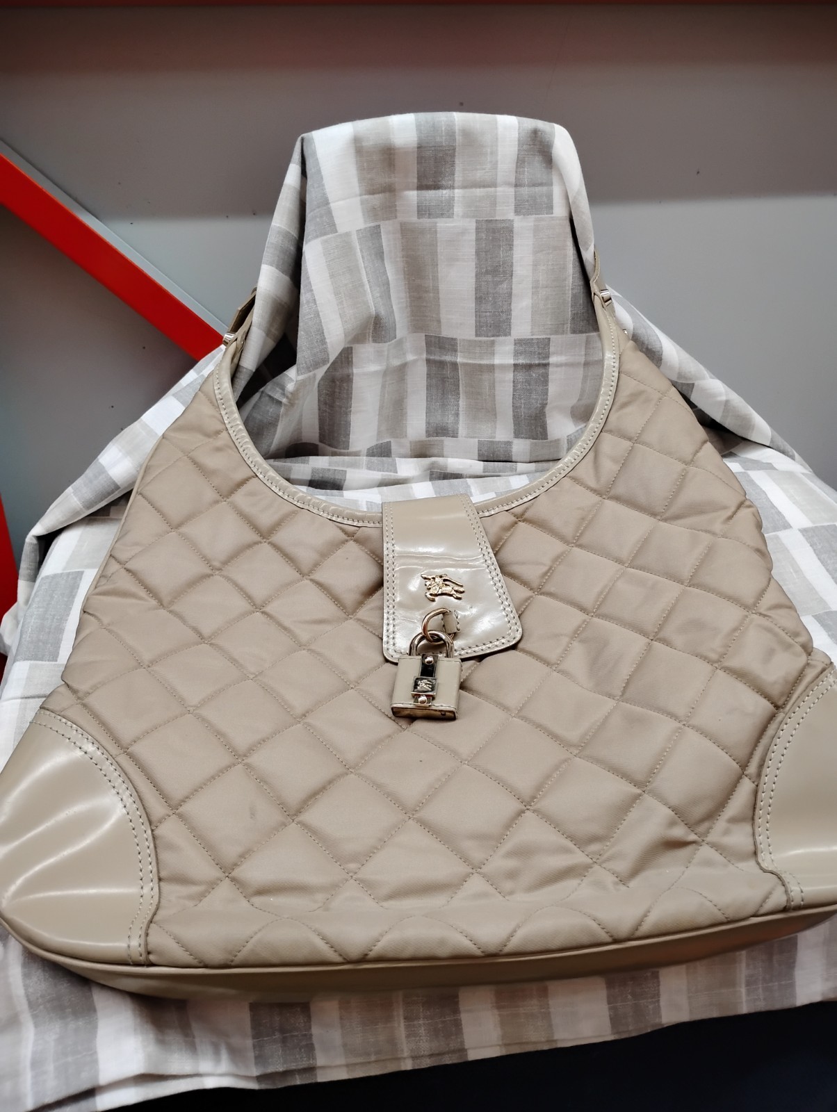 Burberry Beige Handbag Quilted Hobo Style Matching Perfectly Wear With All Purse Burberry Beige Handbag Quilted Hobo Style Matching Perfectly Wear With All Purse