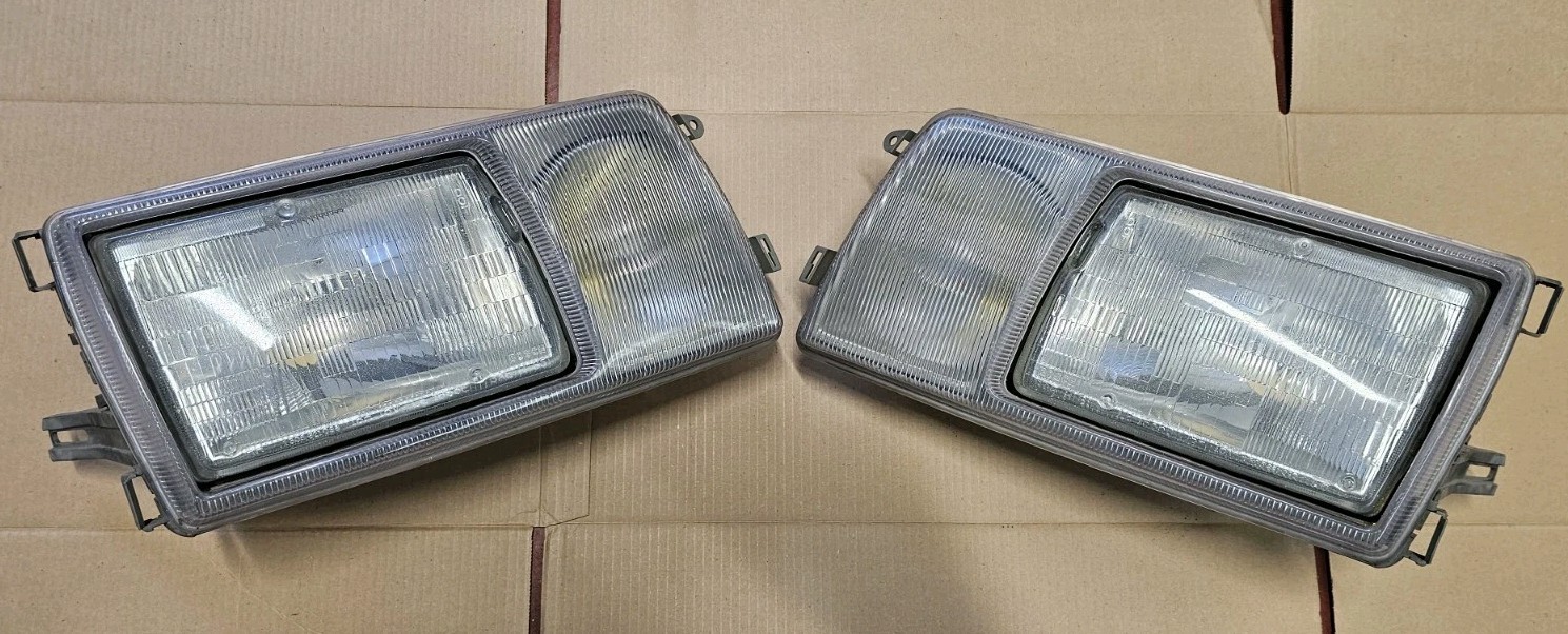 1986 1991 Mercedes W126 560SEL 420SEL US Spec Headlight Lamp Assembly / RH LH