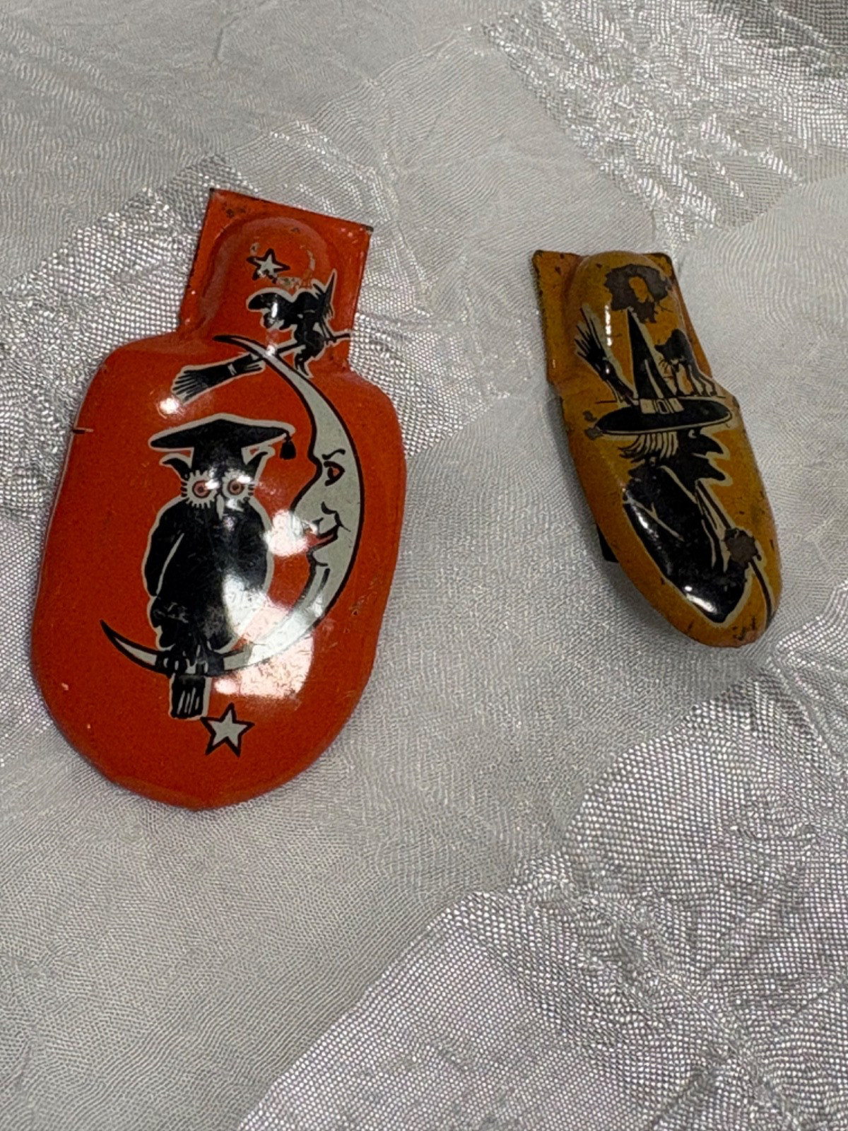 Halloween clicker noisemakers (2) vintage Halloween clicker noisemakers (2) vintage