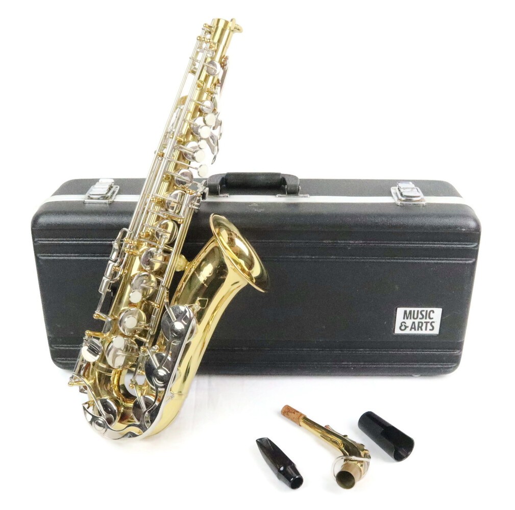 Yamaha YAS-26 Made in China Alto Saxophone with Neck, Mouthpiece, and Case
