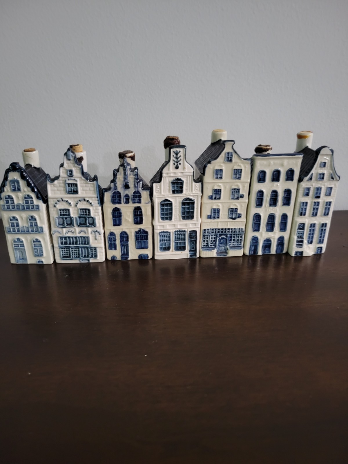 blue delft houses #18, 20, 22, 24, 27, 28, 38 from 1962 - 19728. All empty blue delft houses #18, 20, 22, 24, 27, 28, 38 from 1962 - 19728. All empty