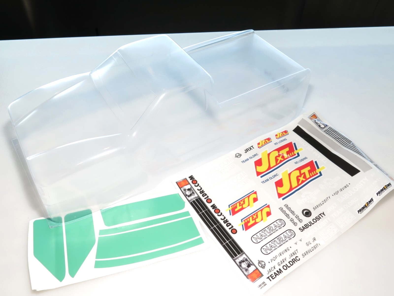 L22-6109 VINTAGE TEAM LOSI JRXT TRUCK NEW CLEAR BODY WITH DECALS