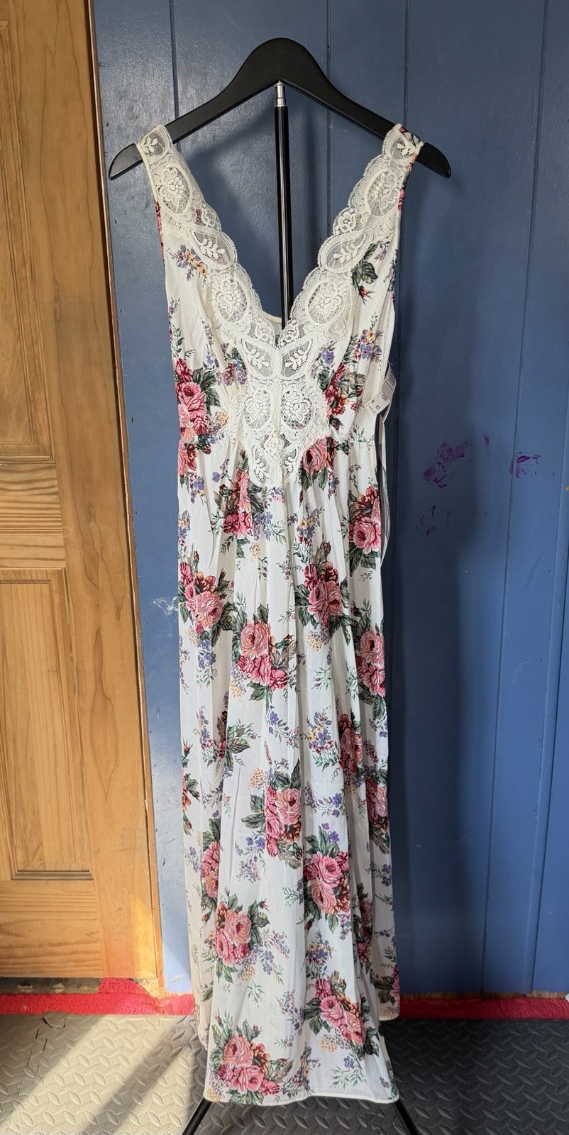 New - Olga Nightgown Negligee - Floral - Medium - 92280