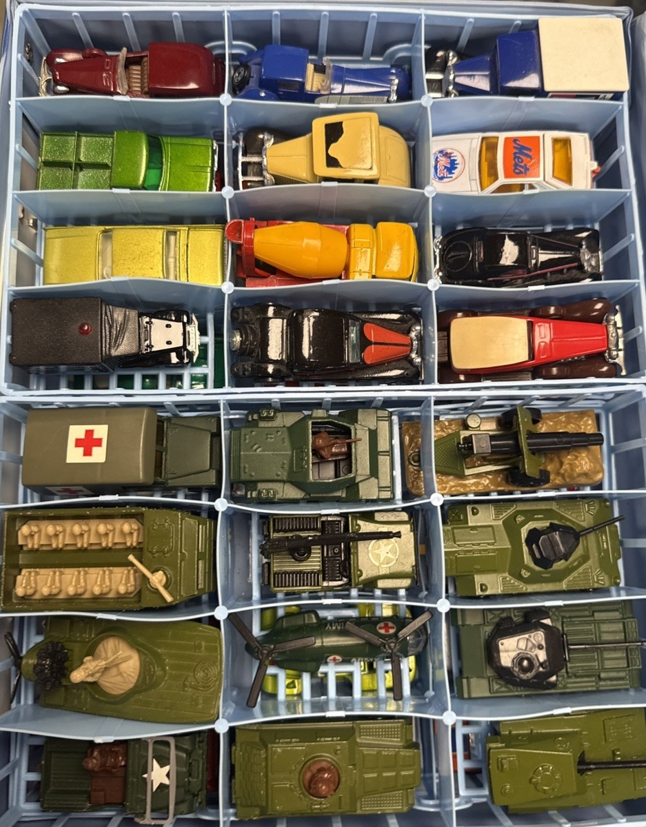Vintage 1973-1977 Matchbox Lesney Carry Case With 48 Great Cars, Trucks,etc Vintage 1973-1977 Matchbox Lesney Carry Case With 48 Great Cars, Trucks,etc