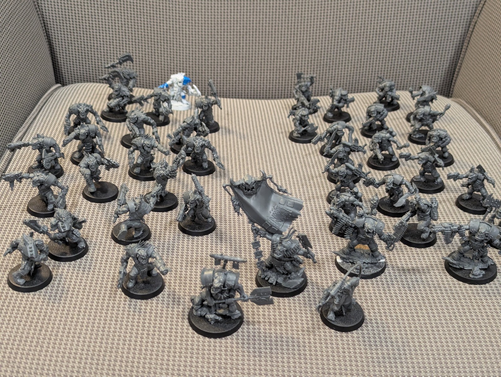 40k Ork Army Lot -20x Boyz, 20x Beast Snagga Boyz, Armageddon Kommand Krew BUILT