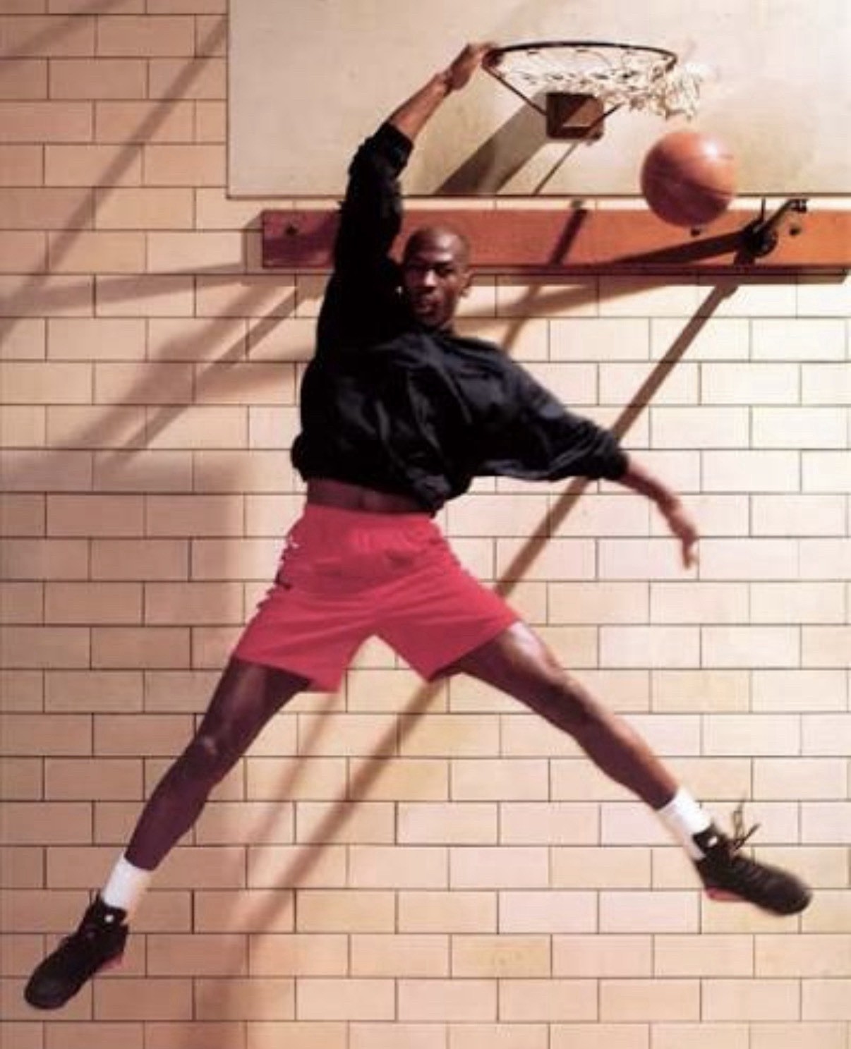 Rare 90\'s NikeAir Jordan VI Short Sleeve Warm Up Jacket Size L Black Red Flight