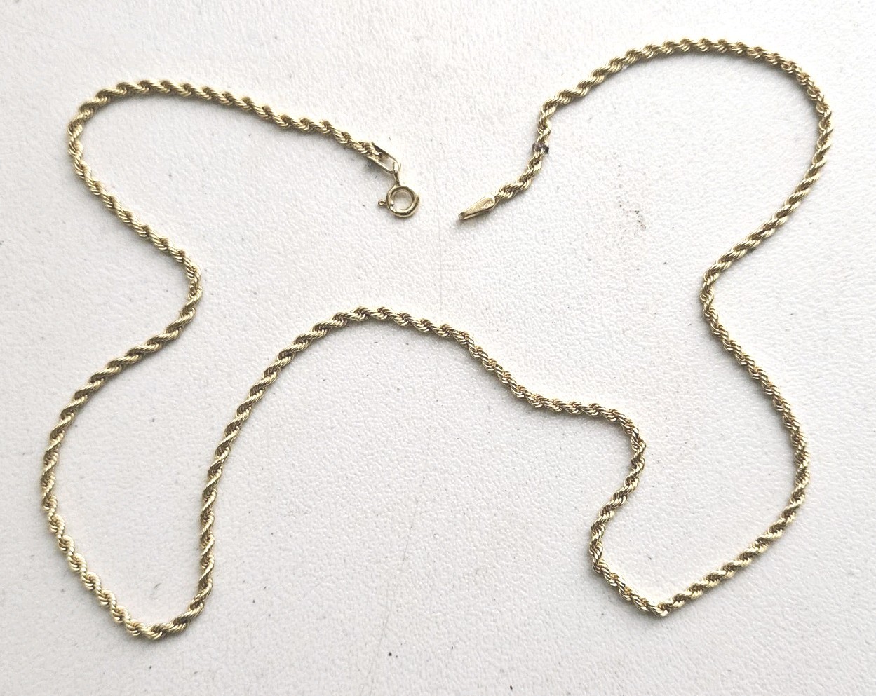 Vintage 18K Gold Italy 2mm Rope Chain Necklace 18-1/2\