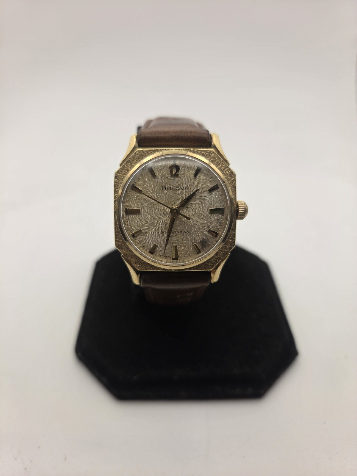 vintage 1966 (M6) Men's Bulova Clipper / Jet Clipper Automatic Wristwatch.