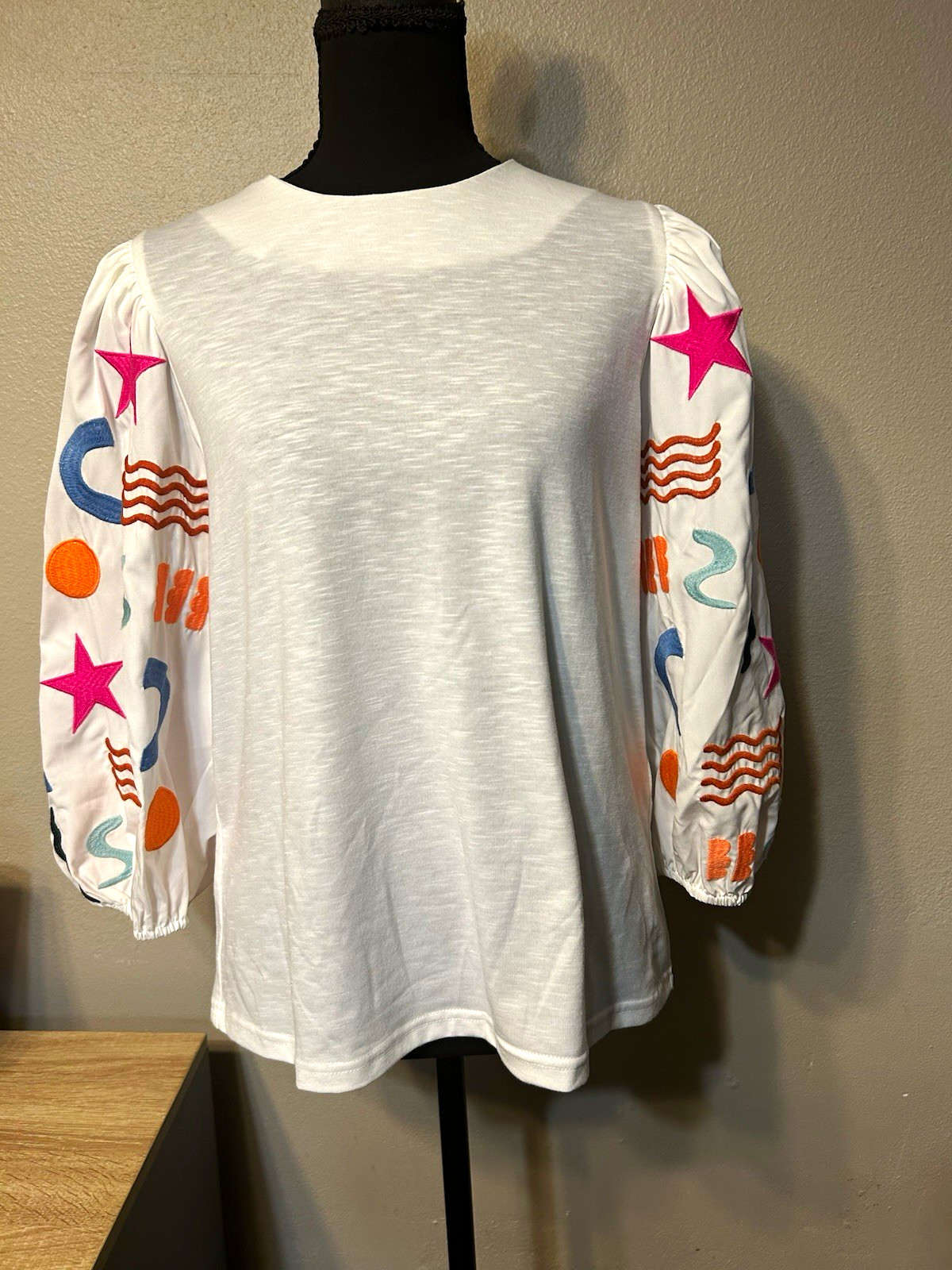 THML White Colorful Embroidered Puff Sleeve Statement Top Women’s M