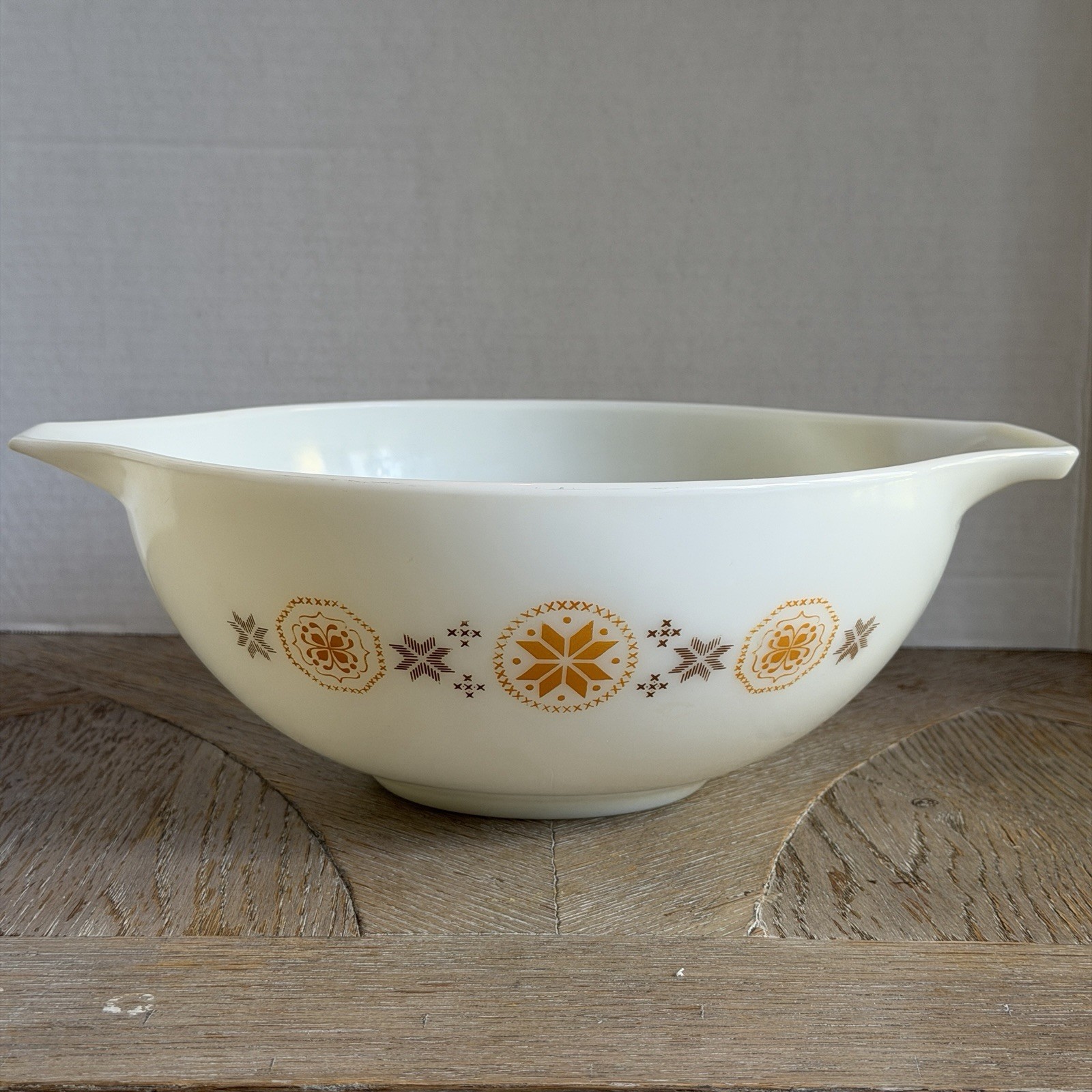 Pyrex Vintage TOWN & COUNTRY Cinderella Nesting Mixing BOWL #444 4 QT Pyrex Vintage TOWN & COUNTRY Cinderella Nesting Mixing BOWL #444 4 QT