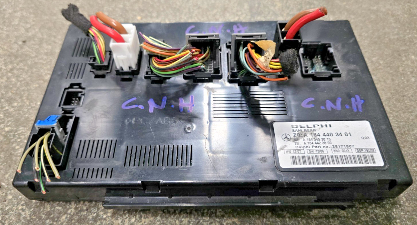 06-13 MERCEDES X164 GL450 ML550 REAR SAM SIGNAL ACQUISITION CONTROL MODULE