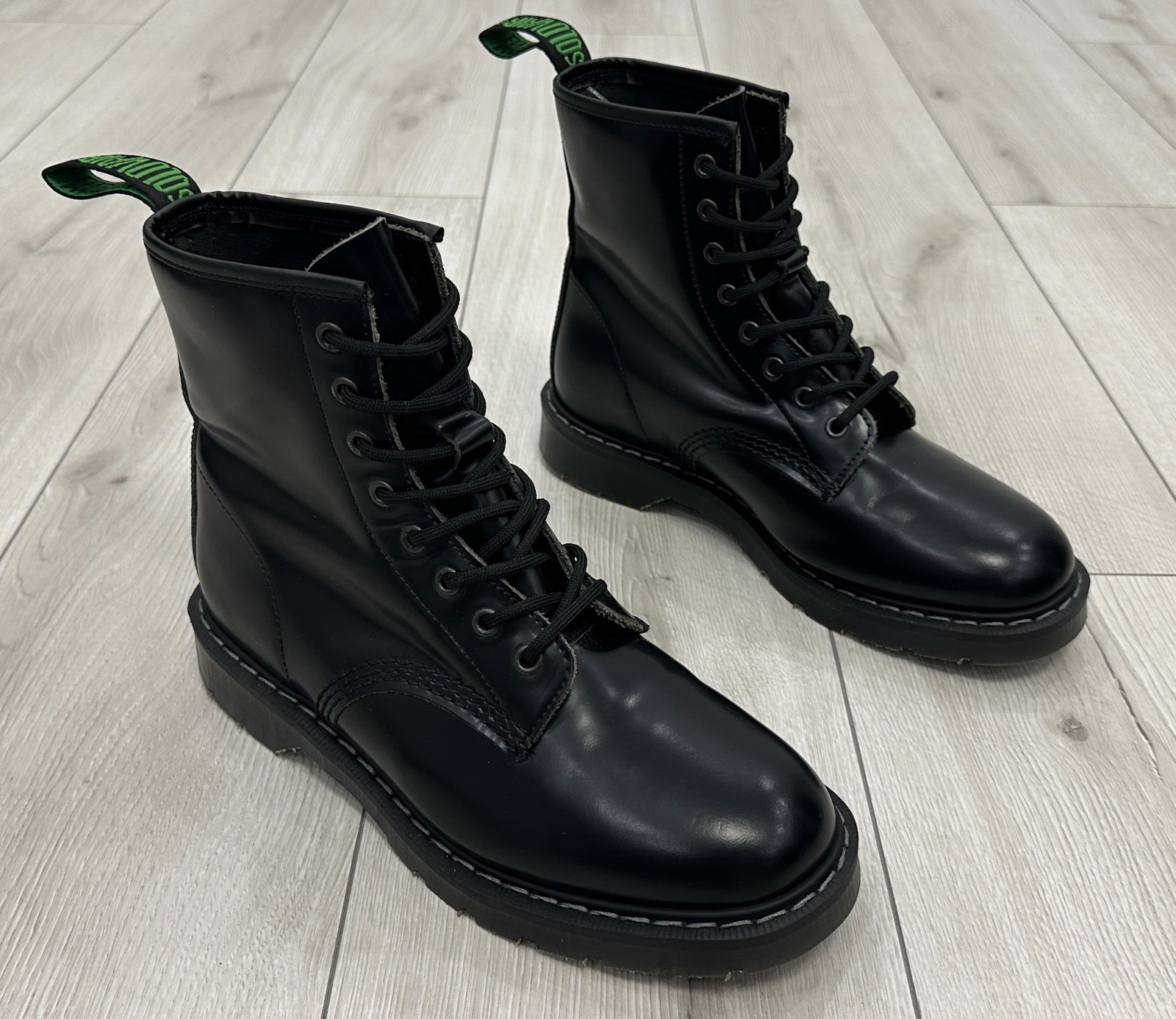 Solovair 8 Eye Derby Boot Black Leather UK 8 EU 42 Made in England - Excellent Solovair 8 Eye Derby Boot Black Leather UK 8 EU 42 Made in England - Excellent